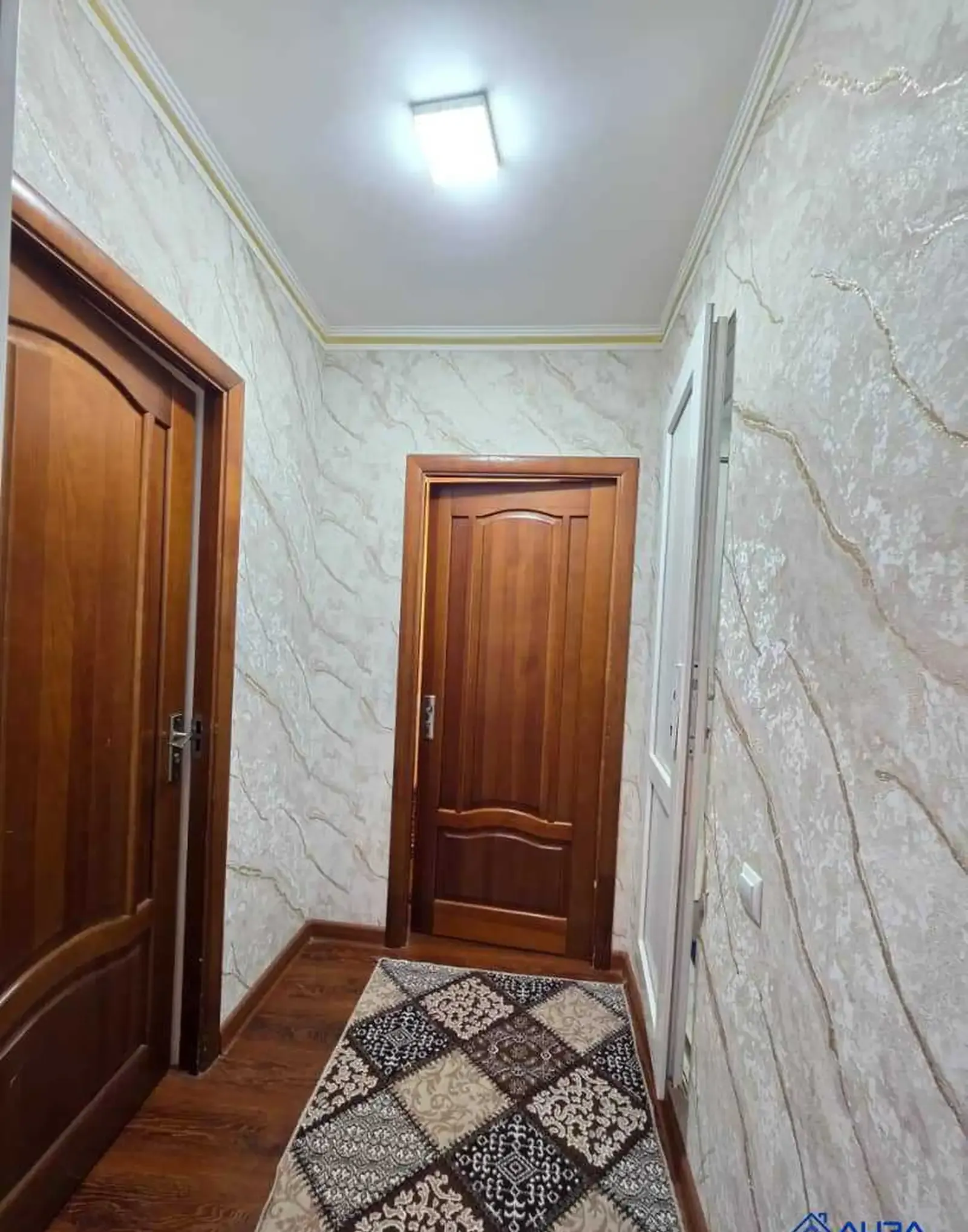 2-комн. квартира, Цокольный этаж, 60 м², Сино