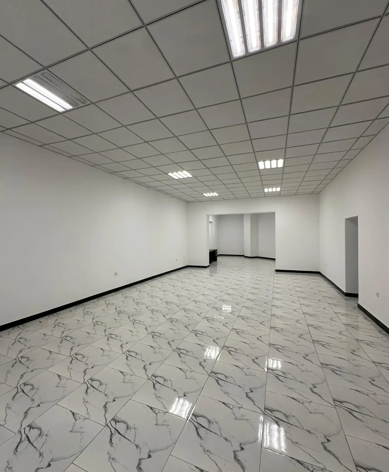 Помещение под свободное назначение, 200м², Перекрёсток Суд Шохмансур Дом Зирбак