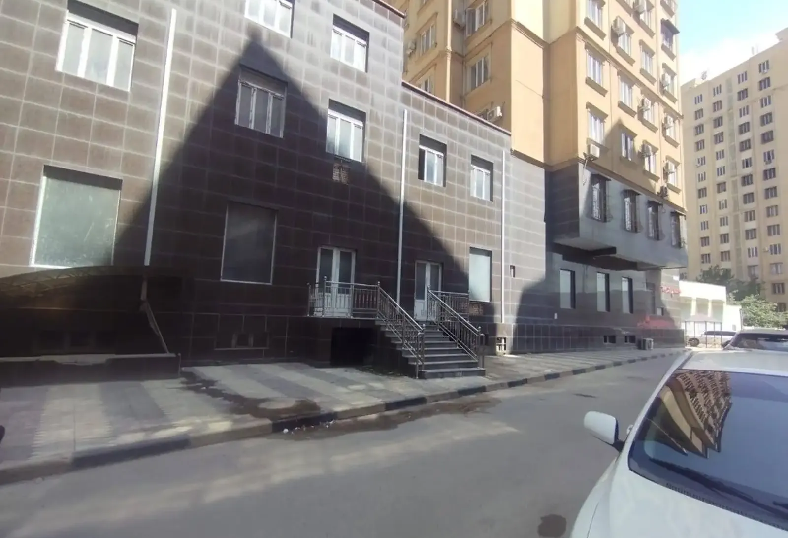 Помещение под магазин / салон, 1200м², Сино