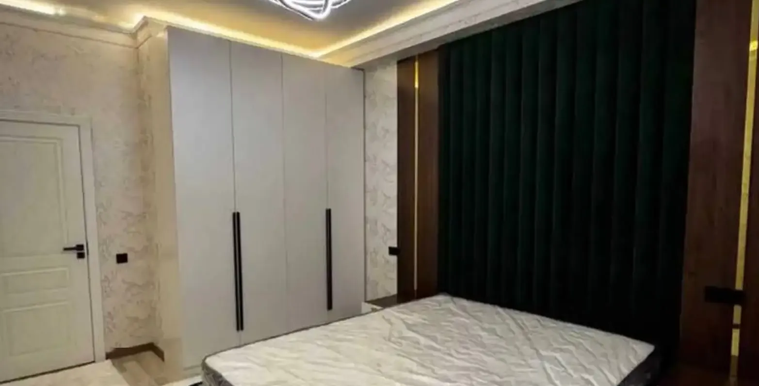 2-комн. квартира, 12 этаж, 79 м², Шохмансур