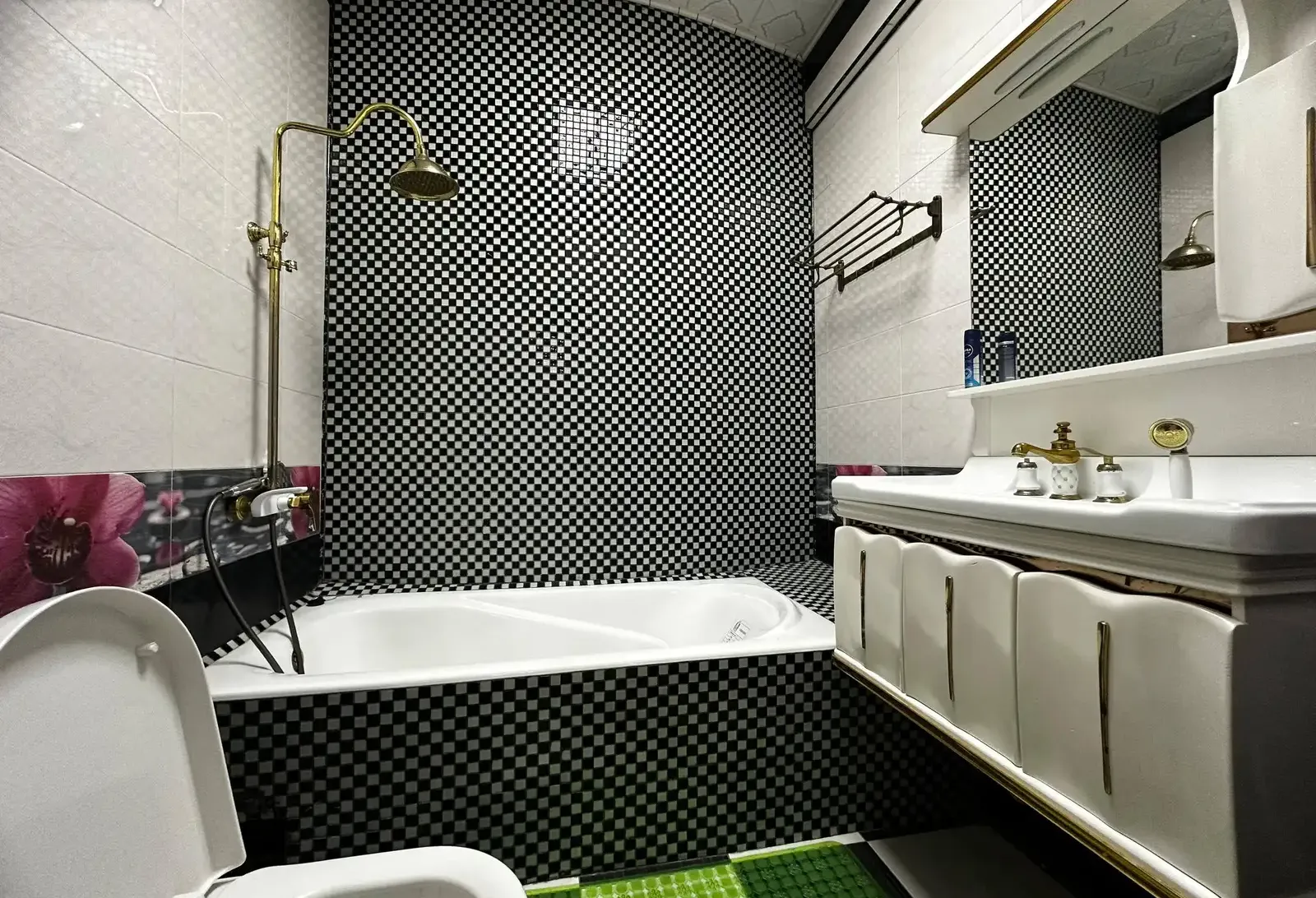 4-комн. квартира, 4 этаж, 151 м²,   112мкр