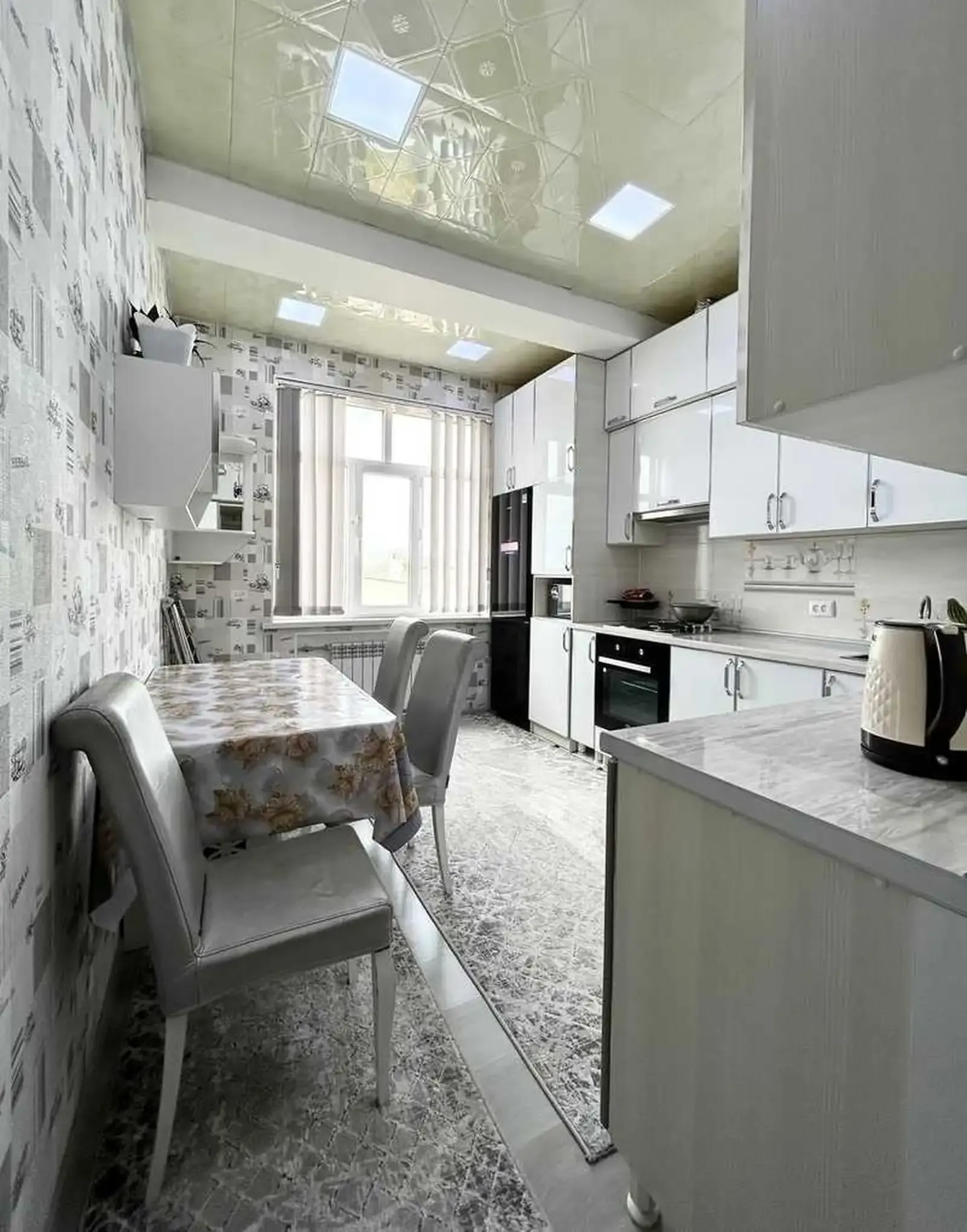 2-комн. квартира, 14 этаж, 76м², Рестарани Бурак