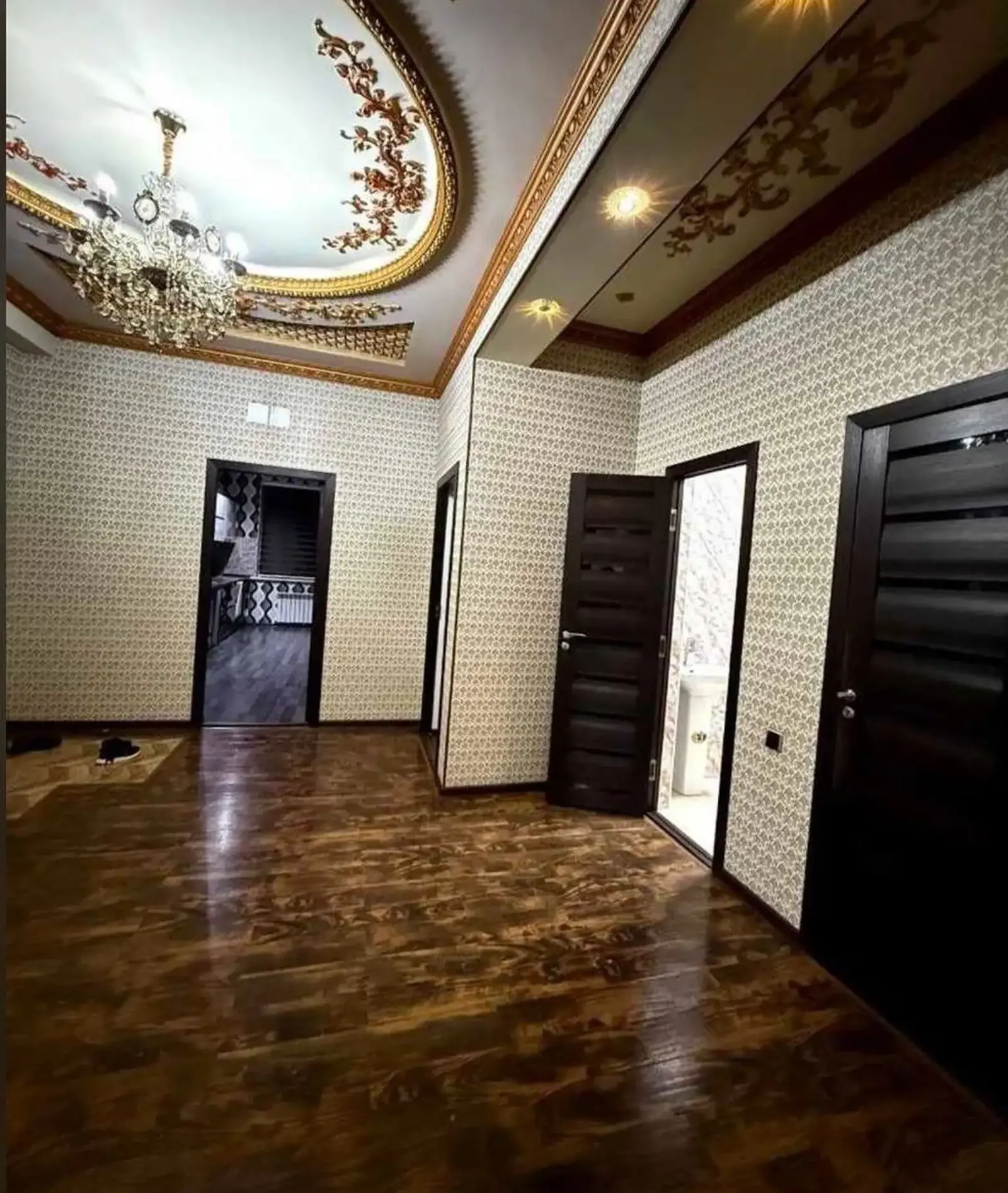 4-комн. квартира, 2 этаж, 100м², Сино