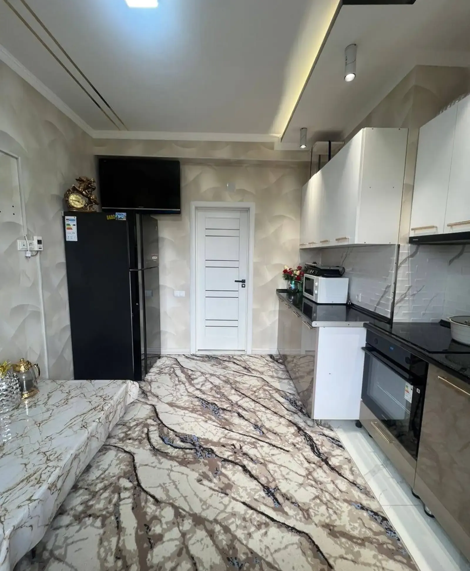 2-комн. квартира, 15 этаж, 80 м², Фирдавси