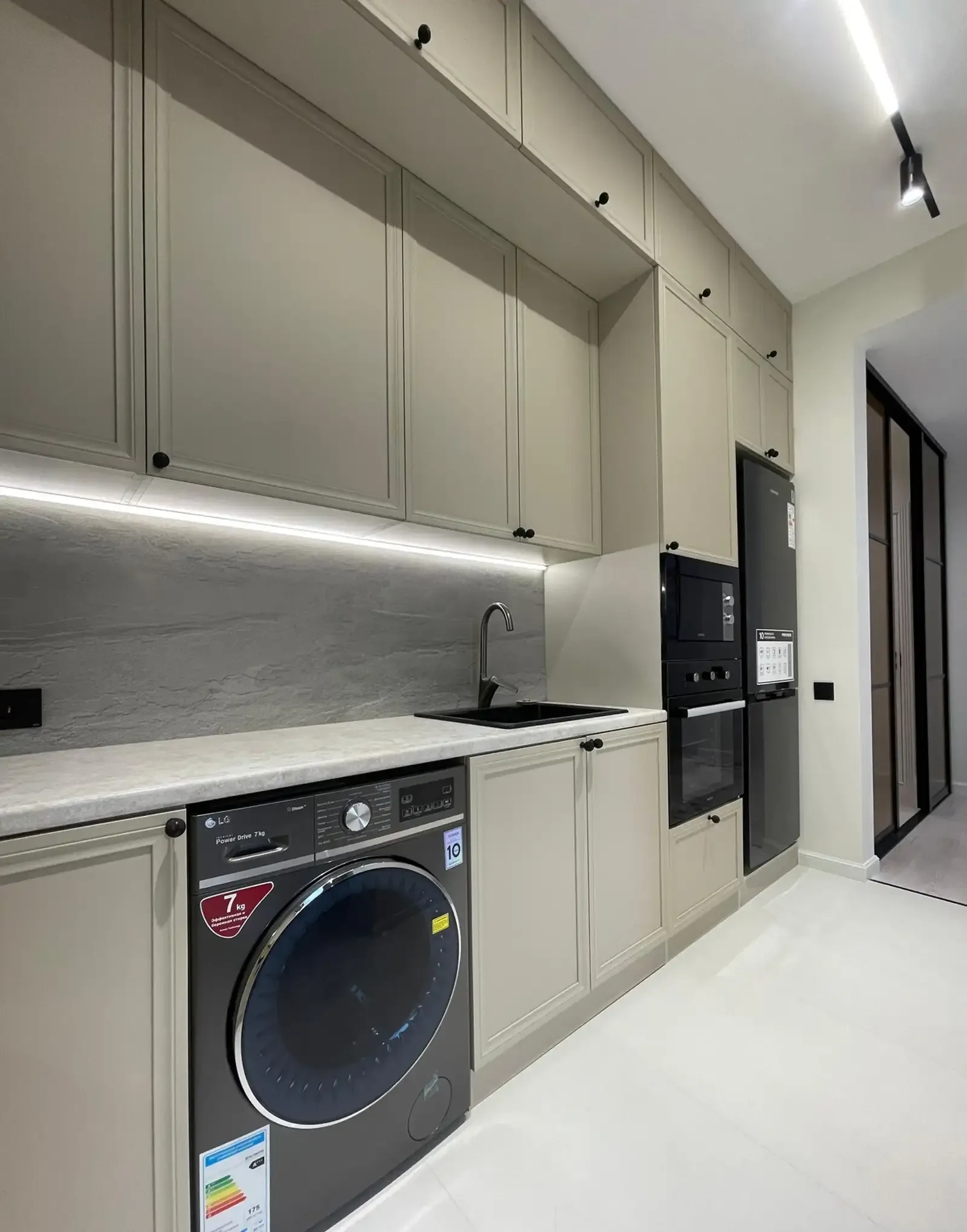 3-комн. квартира, 14 этаж, 123 м², Старый аэропорт