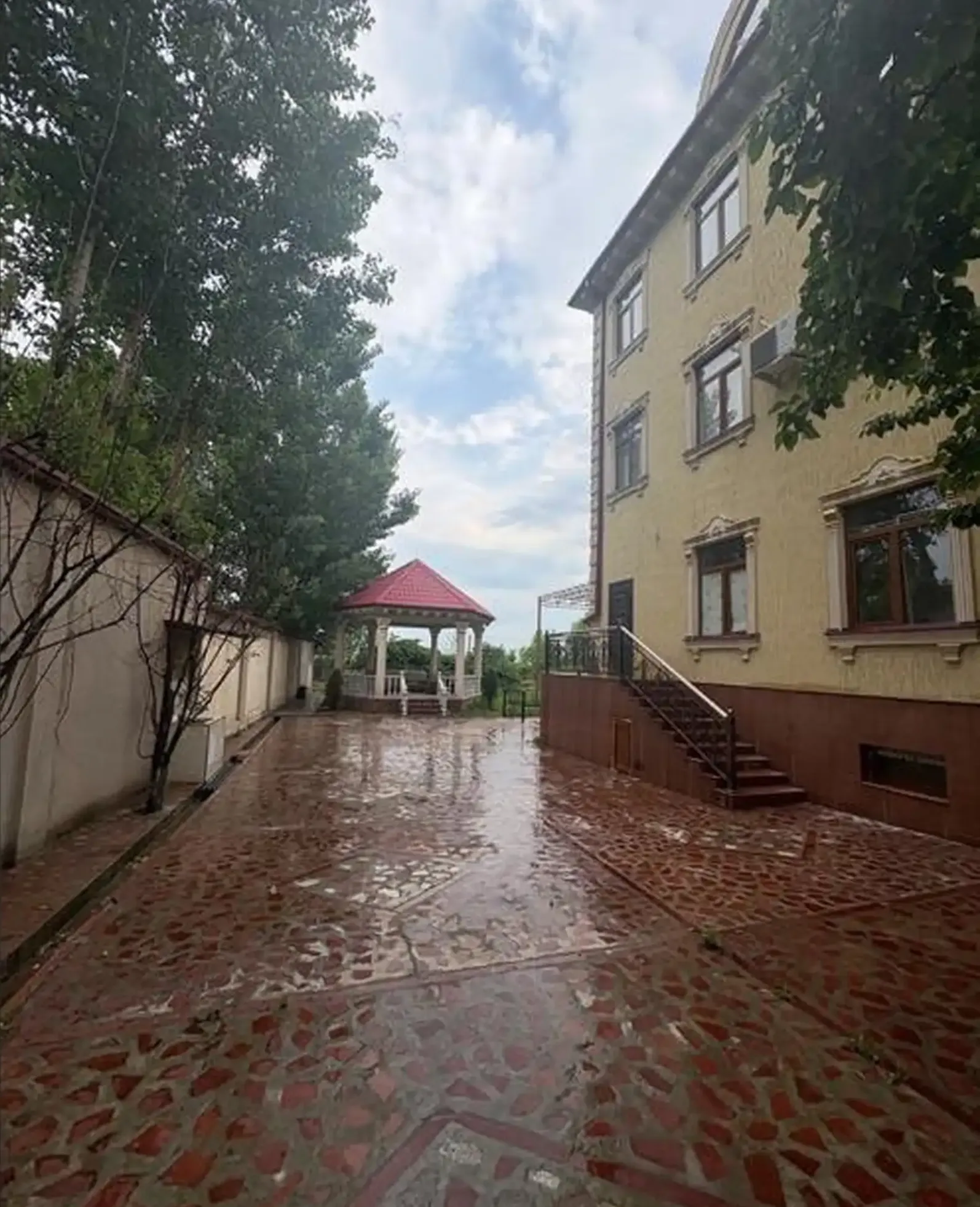 3-этажный, 3 комнатный дом, 700 м², Чоряккорон