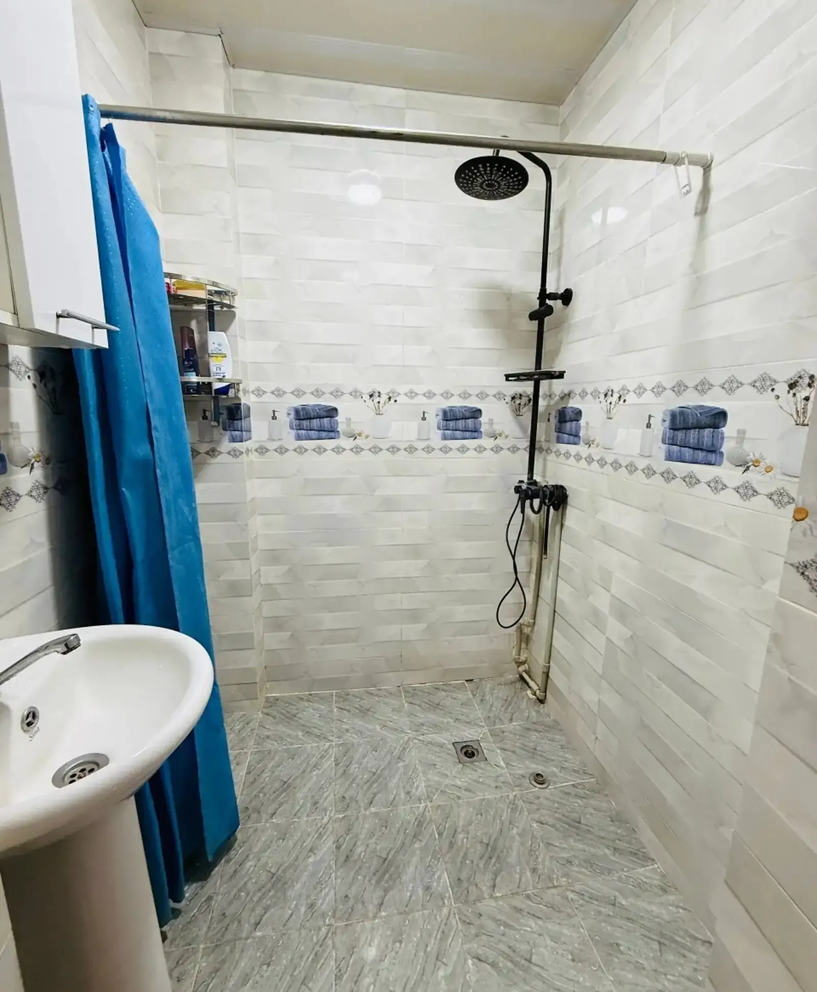 2-комн. квартира, 7 этаж, 65м², 112 мкр  Кафеи Суман