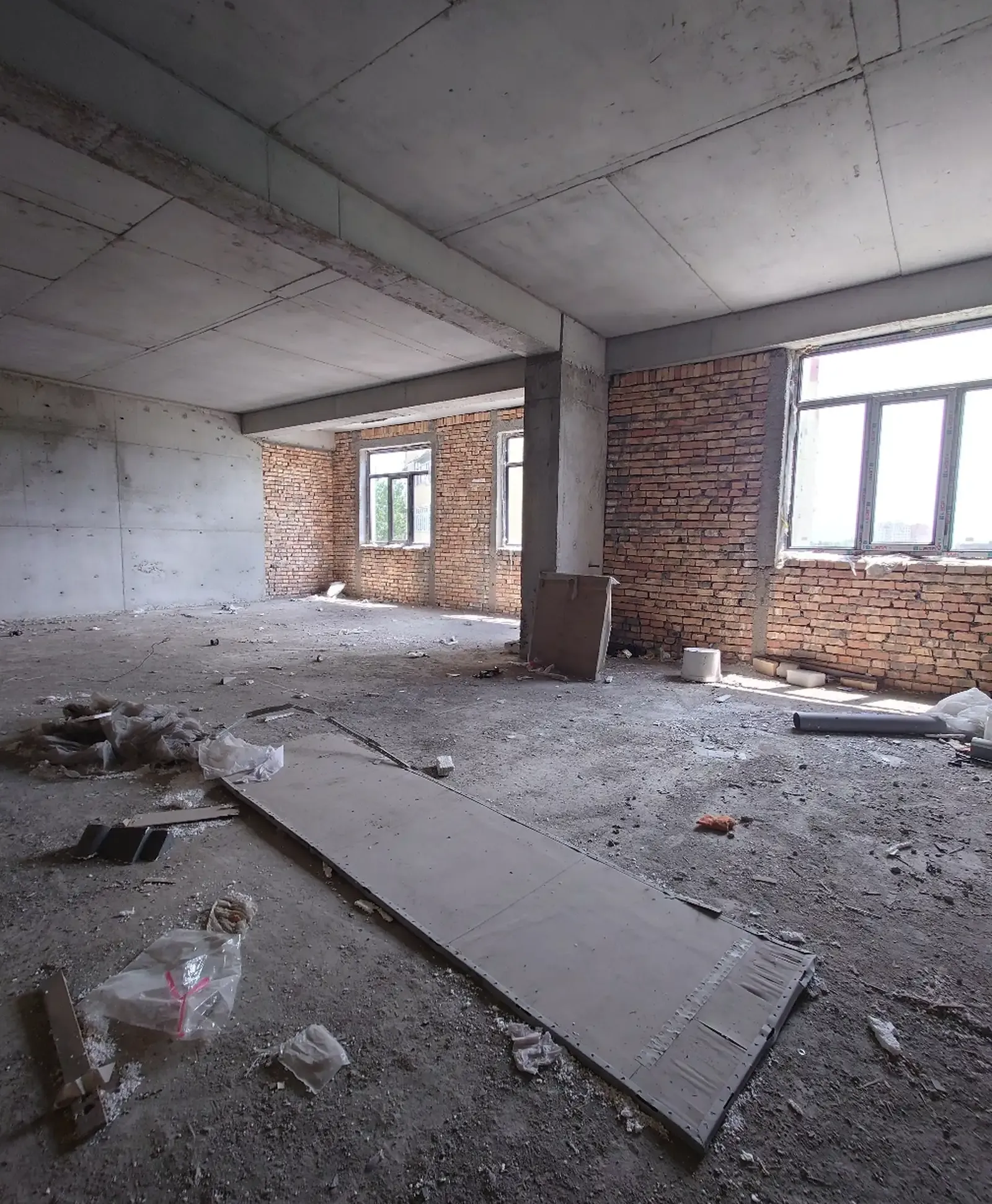 2-комн. квартира, 18 этаж, 103 м², Фирдавси