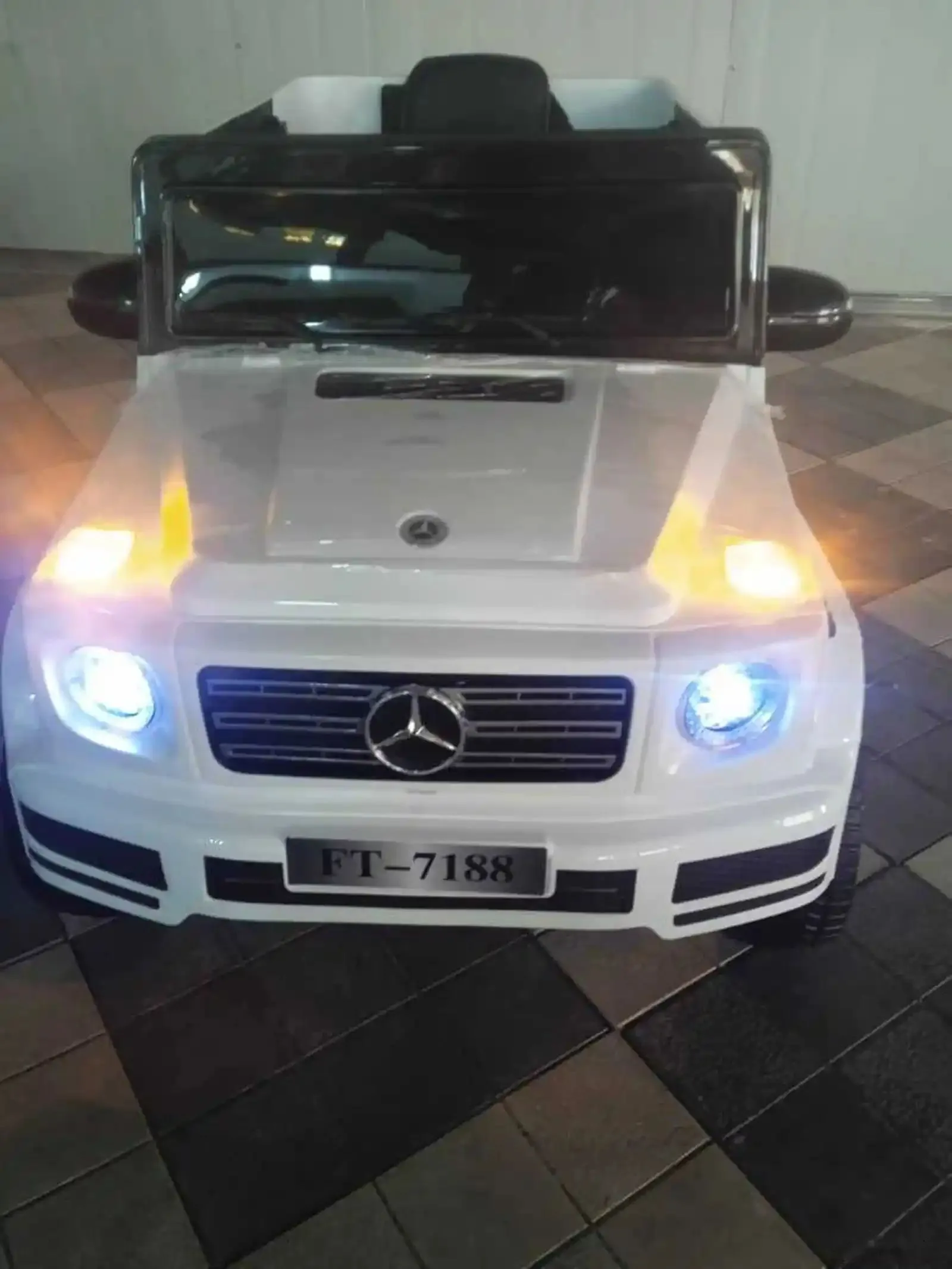 Детский электромобиль