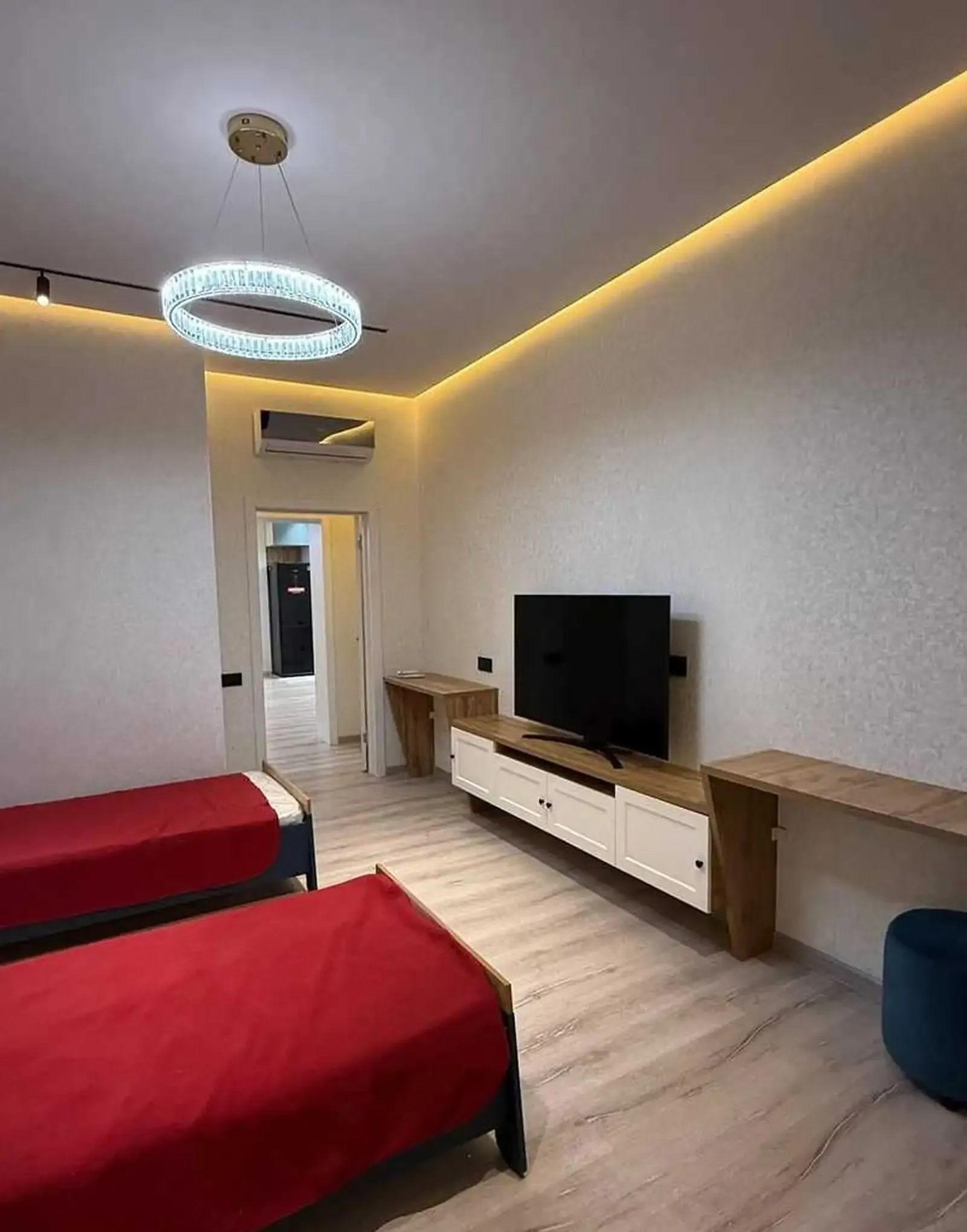 3-комн. квартира, 8 этаж, 110м², Стадион Спартак, Роддом - 1
