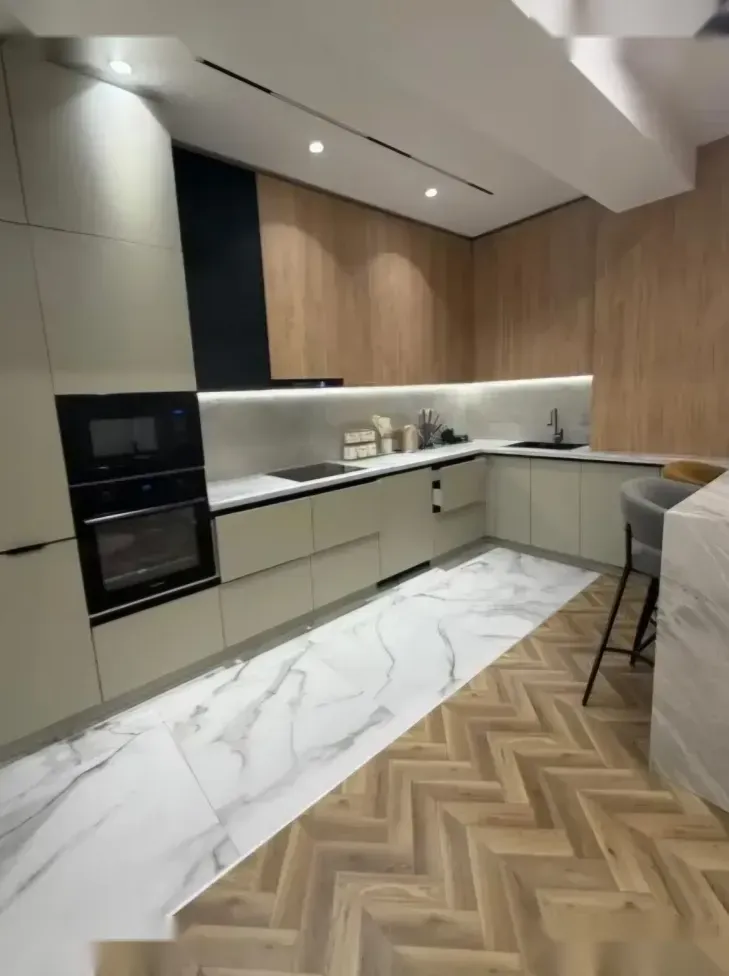 3-комн. квартира, 11 этаж, 120м², Шохмансур
