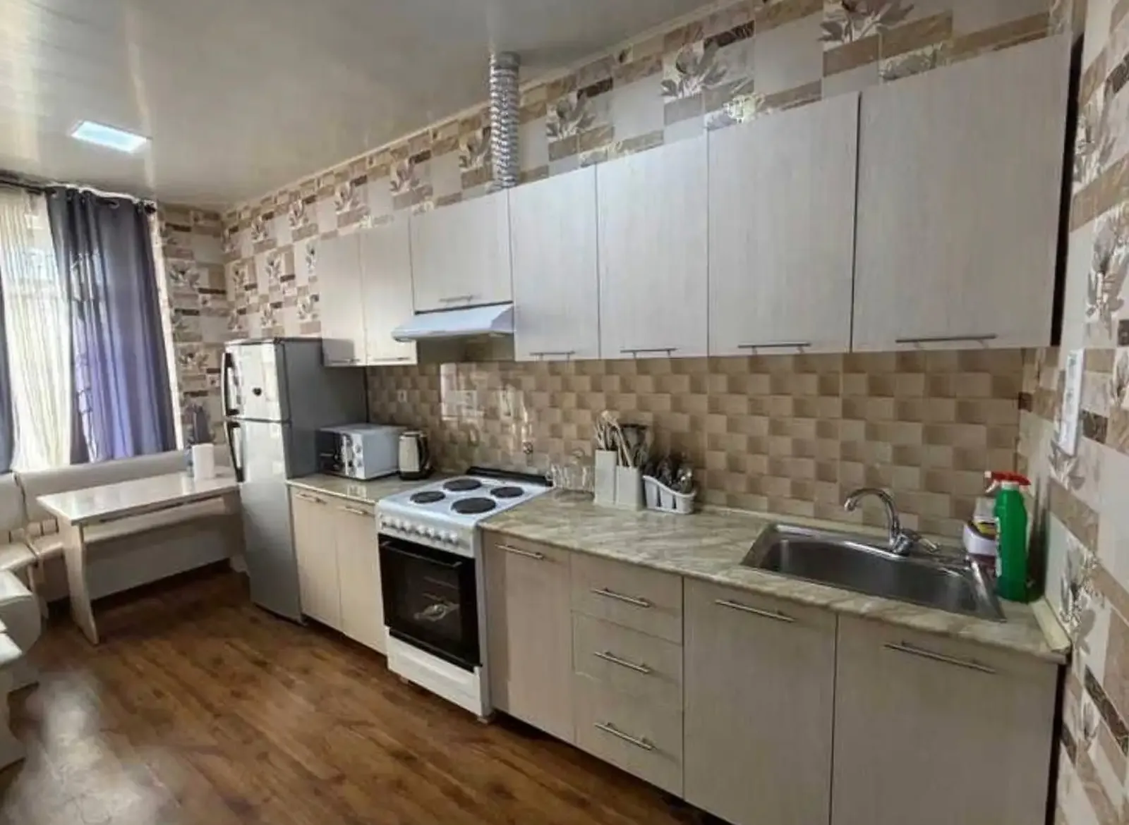 2-комн. квартира, 4 этаж, 60 м², Фирдавси