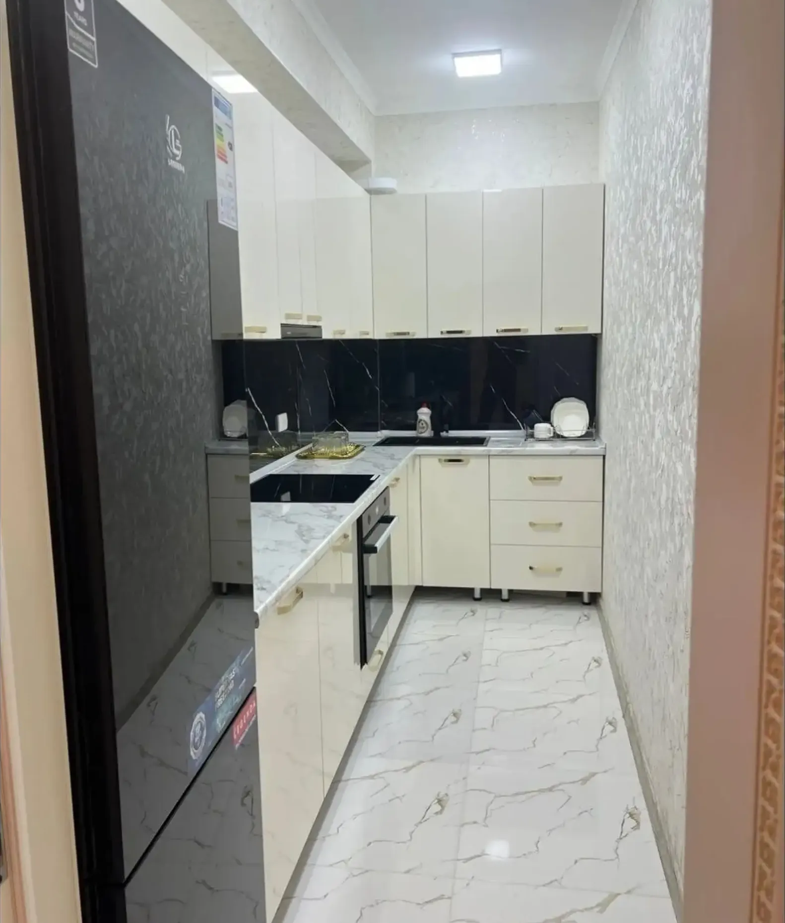 3-комн. квартира, 14 этаж, 91 м², Шохмансур
