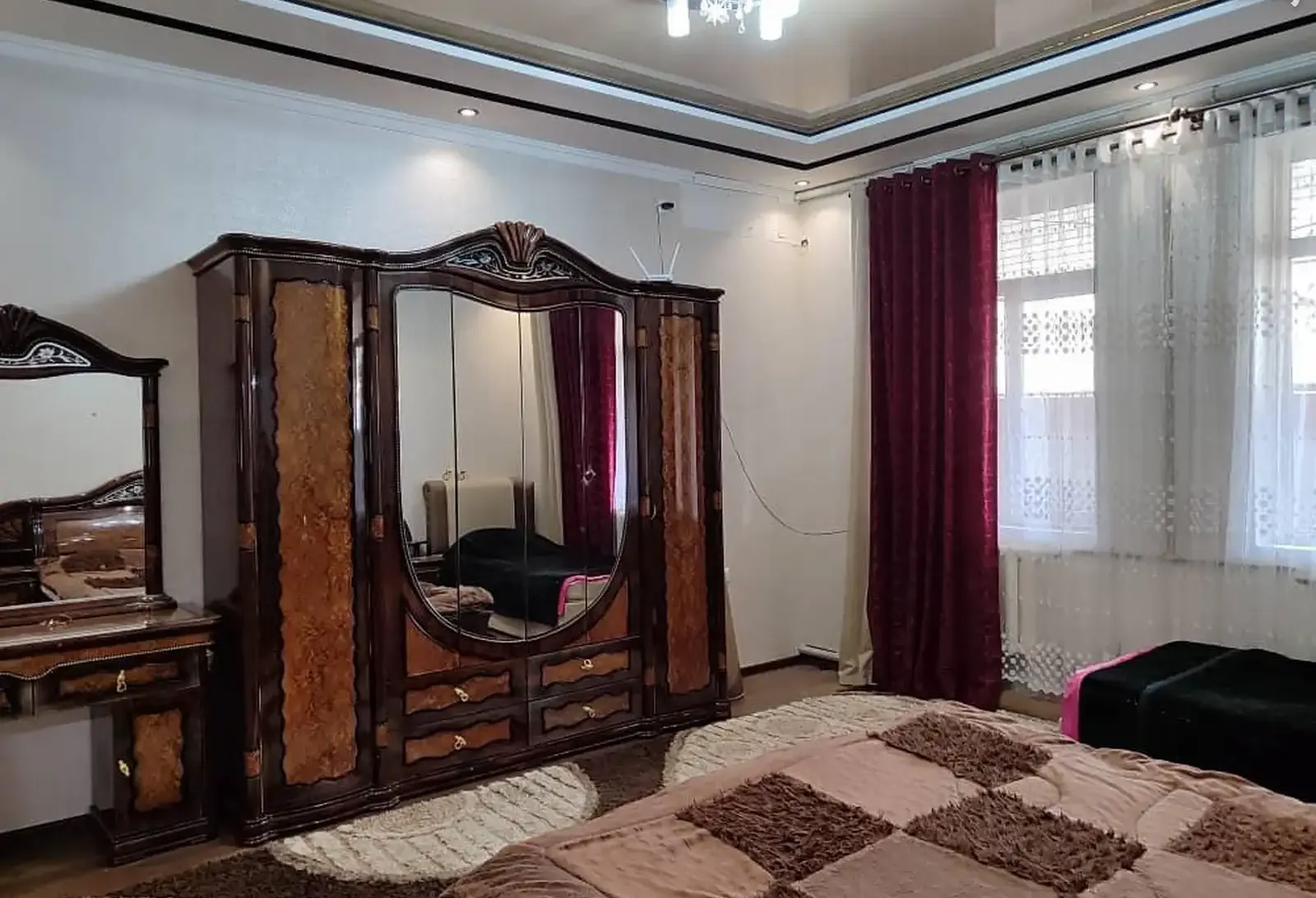 1-этажный, 5 комнатный дом, 240 м², каленин