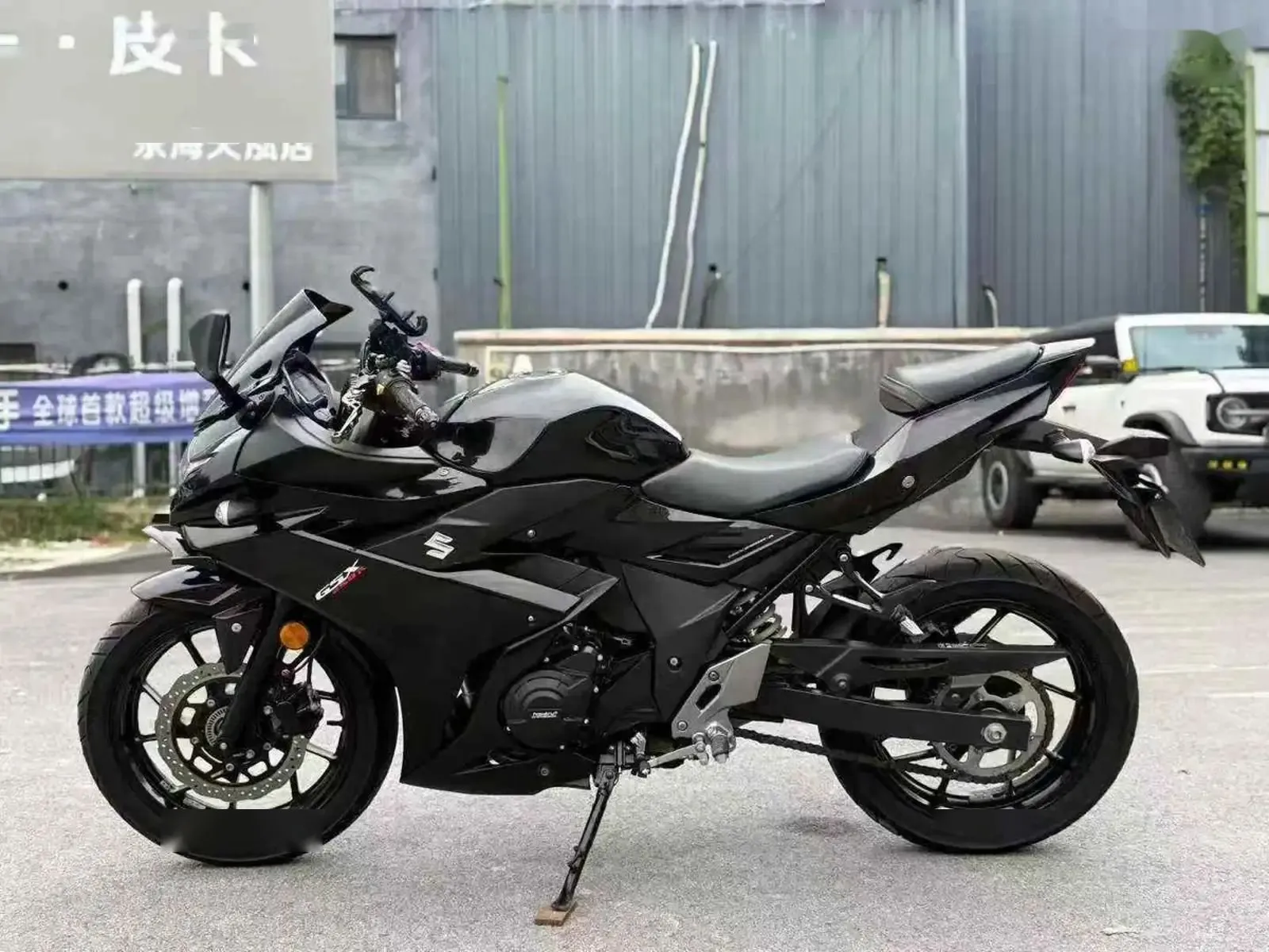 Мотоцикл Suzuki GSX