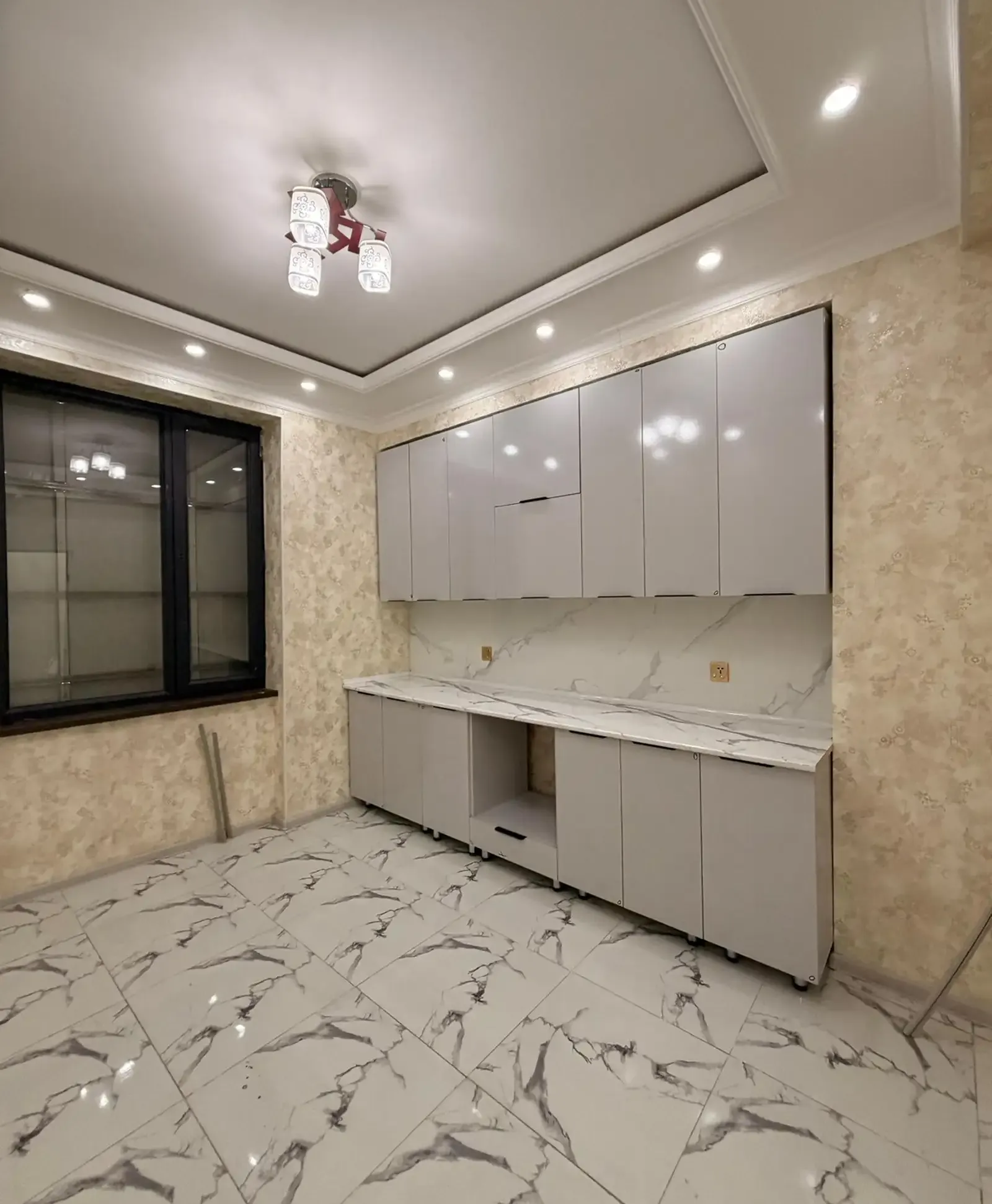 3-к квартира, 15 этаж, 90 м², старый аэрапорт