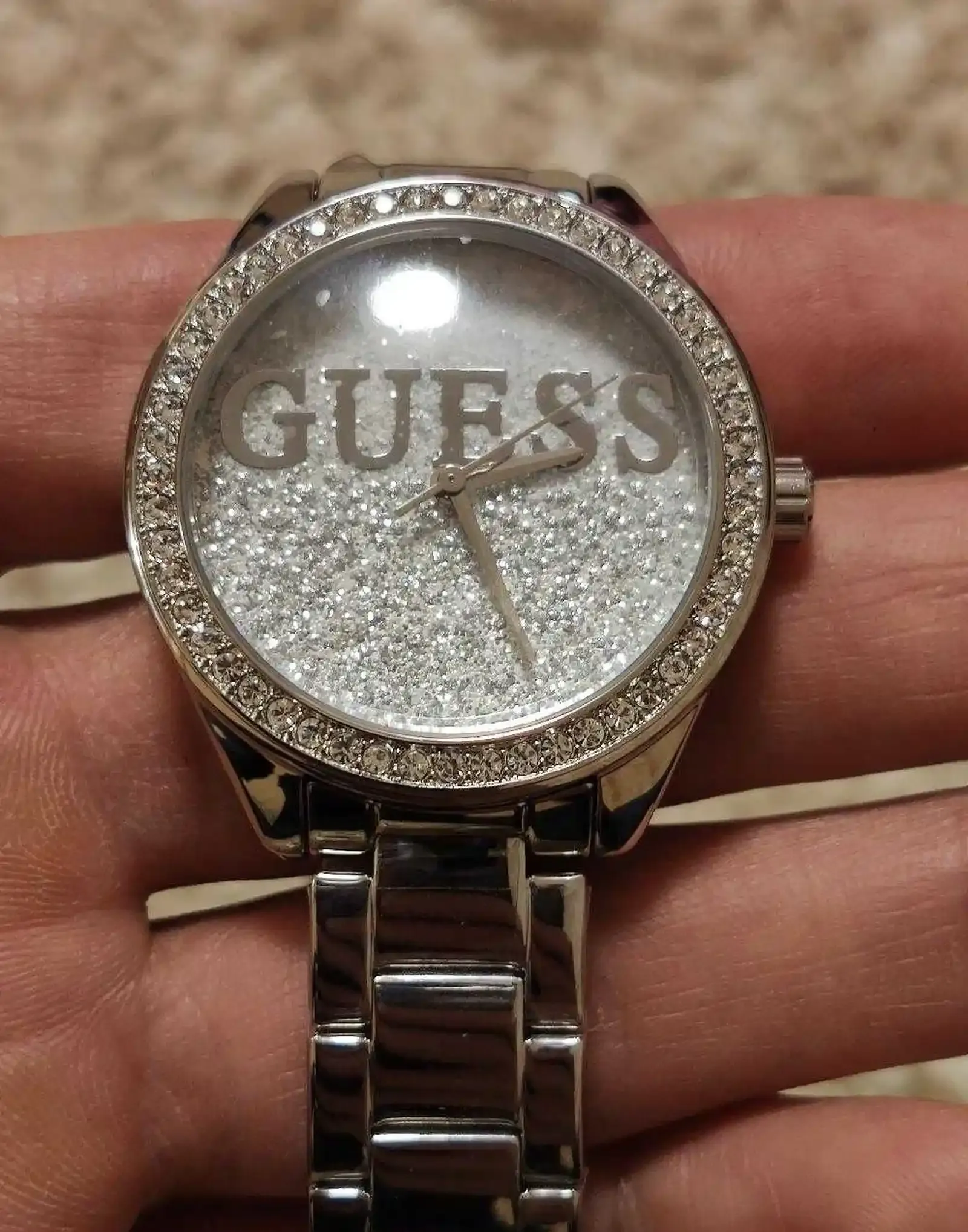 Часы Guess W0987L1