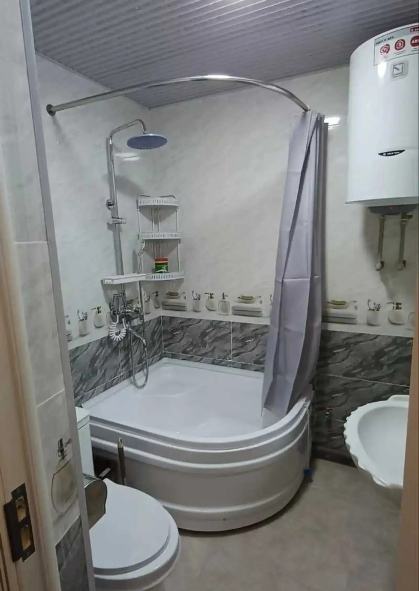2-комн. квартира, 16 этаж, 40м², Шохмансур