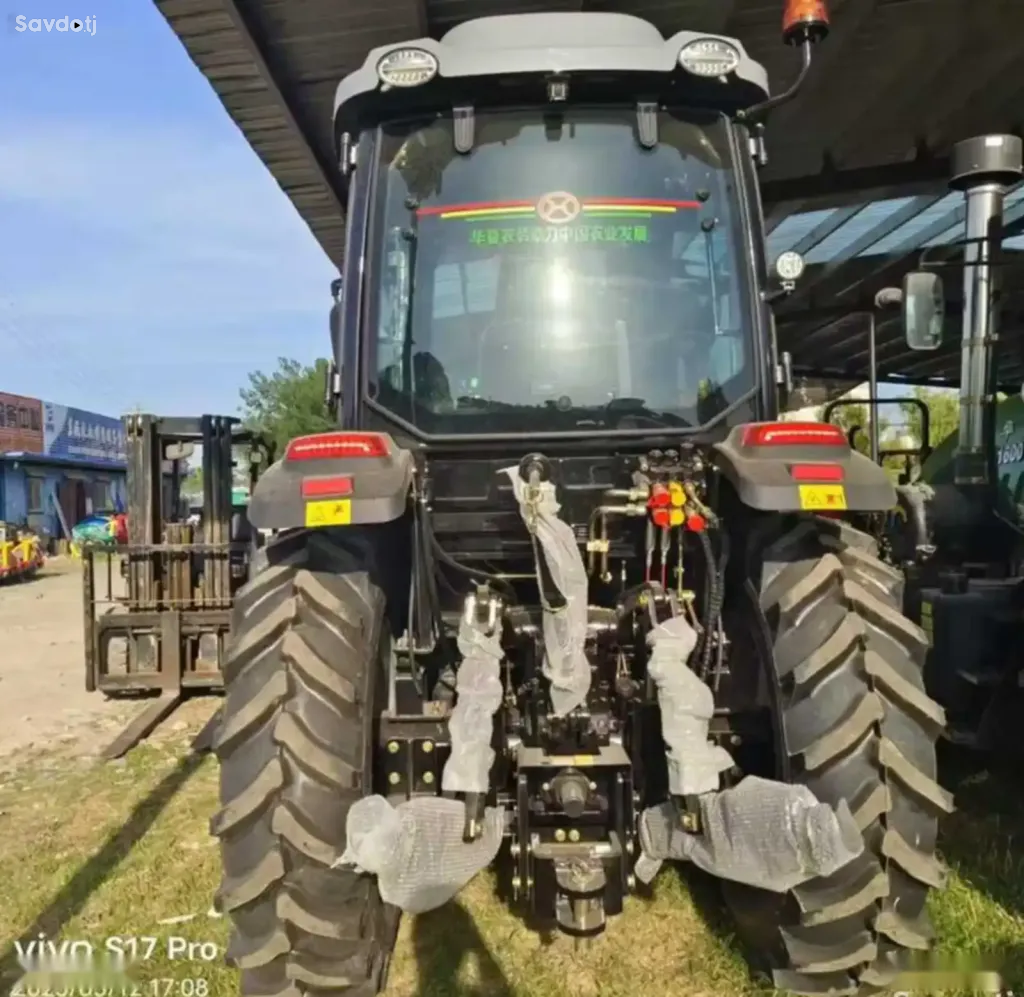 Трактор Huaxia 1004