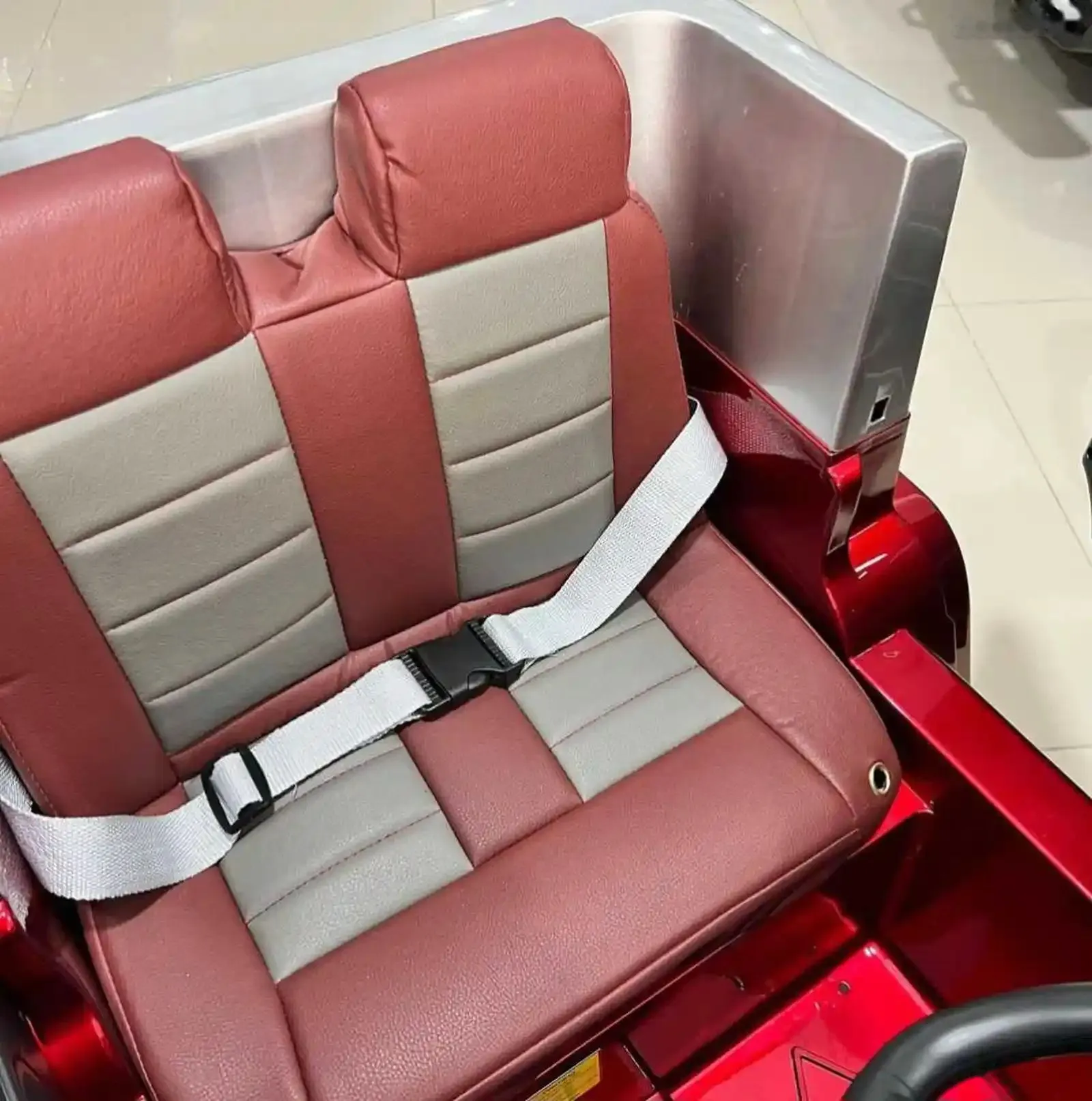 Детский электромобиль