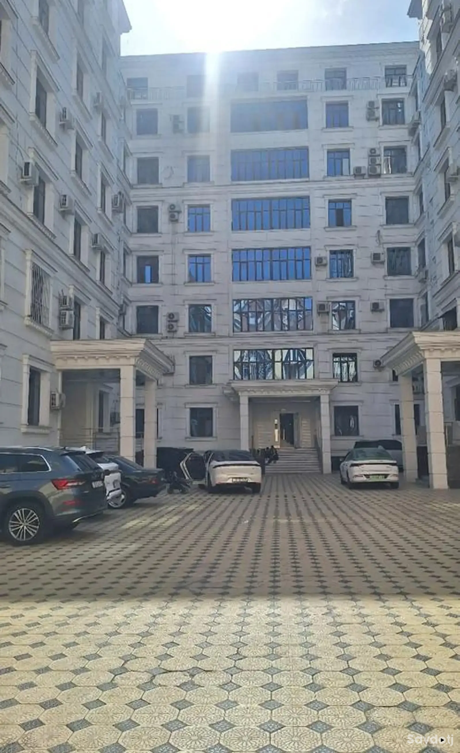 3-комн. квартира, 1 этаж, 98м², Сомони
