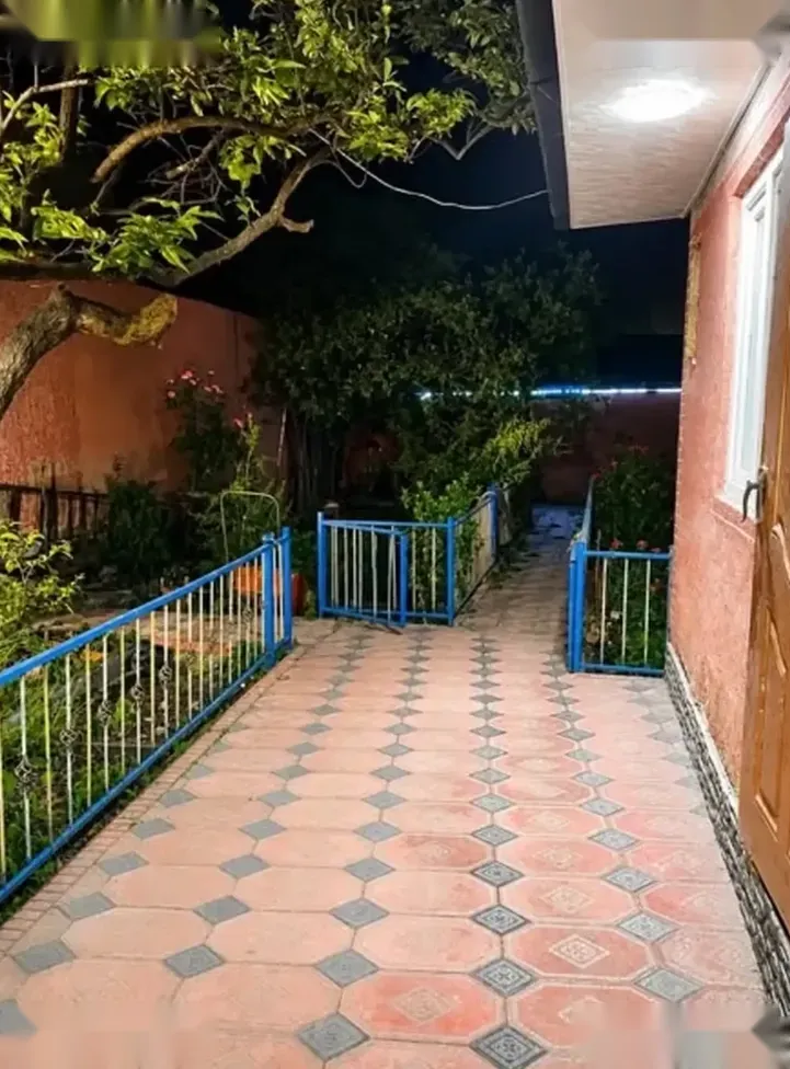 3-этажный, 8 комнатный дом, 350 м², Сино