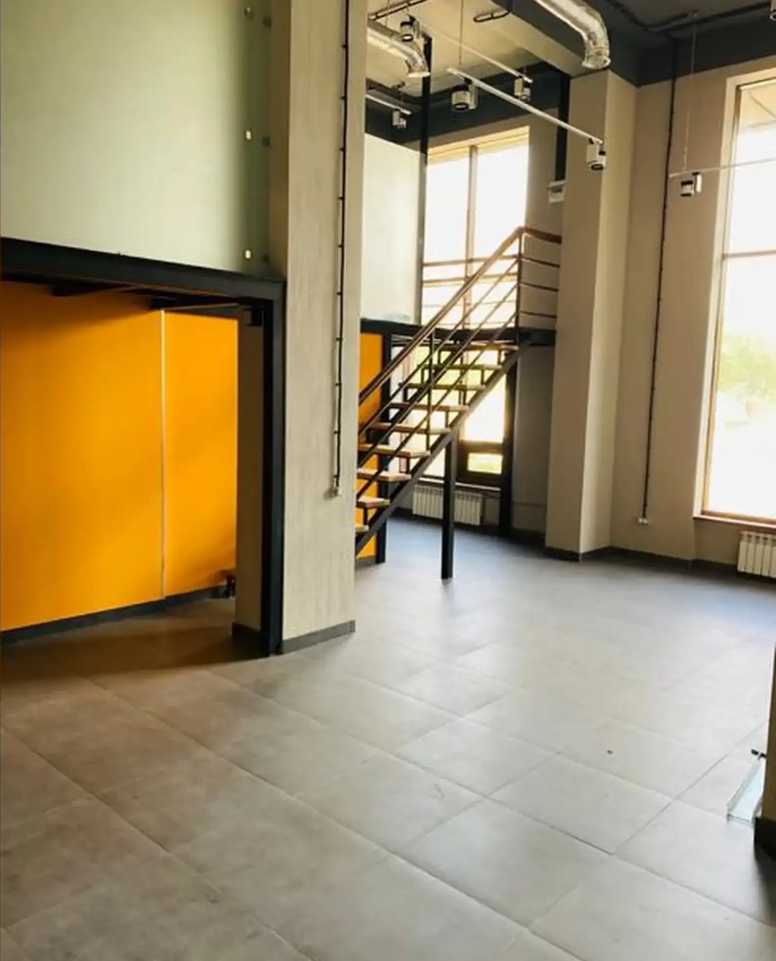 Помещение под офис, 650м², И.Сомони