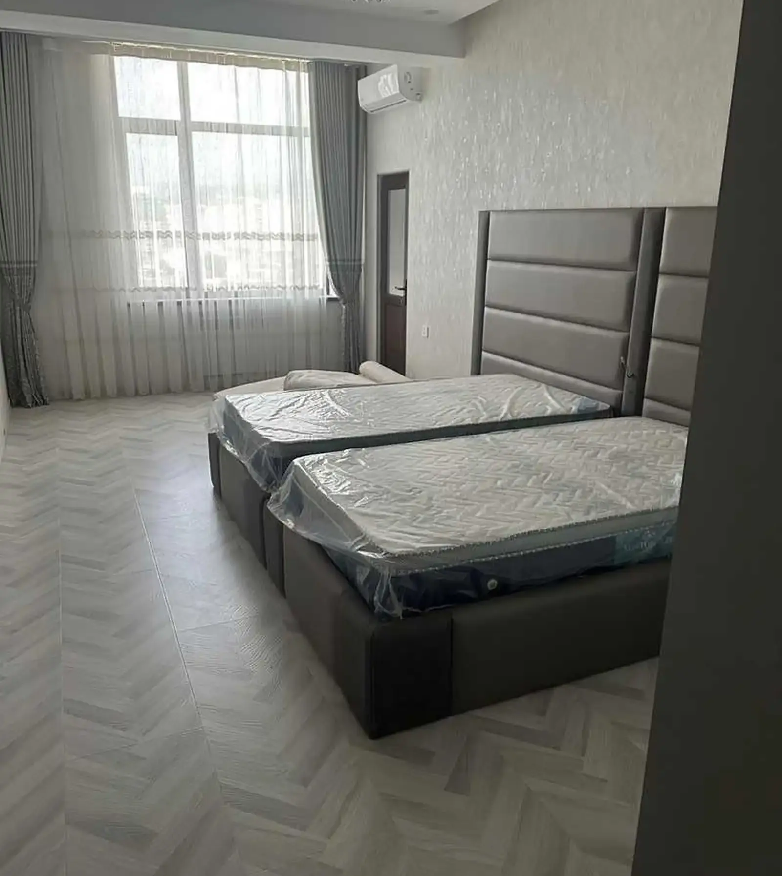 3-комн. квартира, 13 этаж, 150м², Исмоили Сомонӣ /Спартак доми Ёвар/