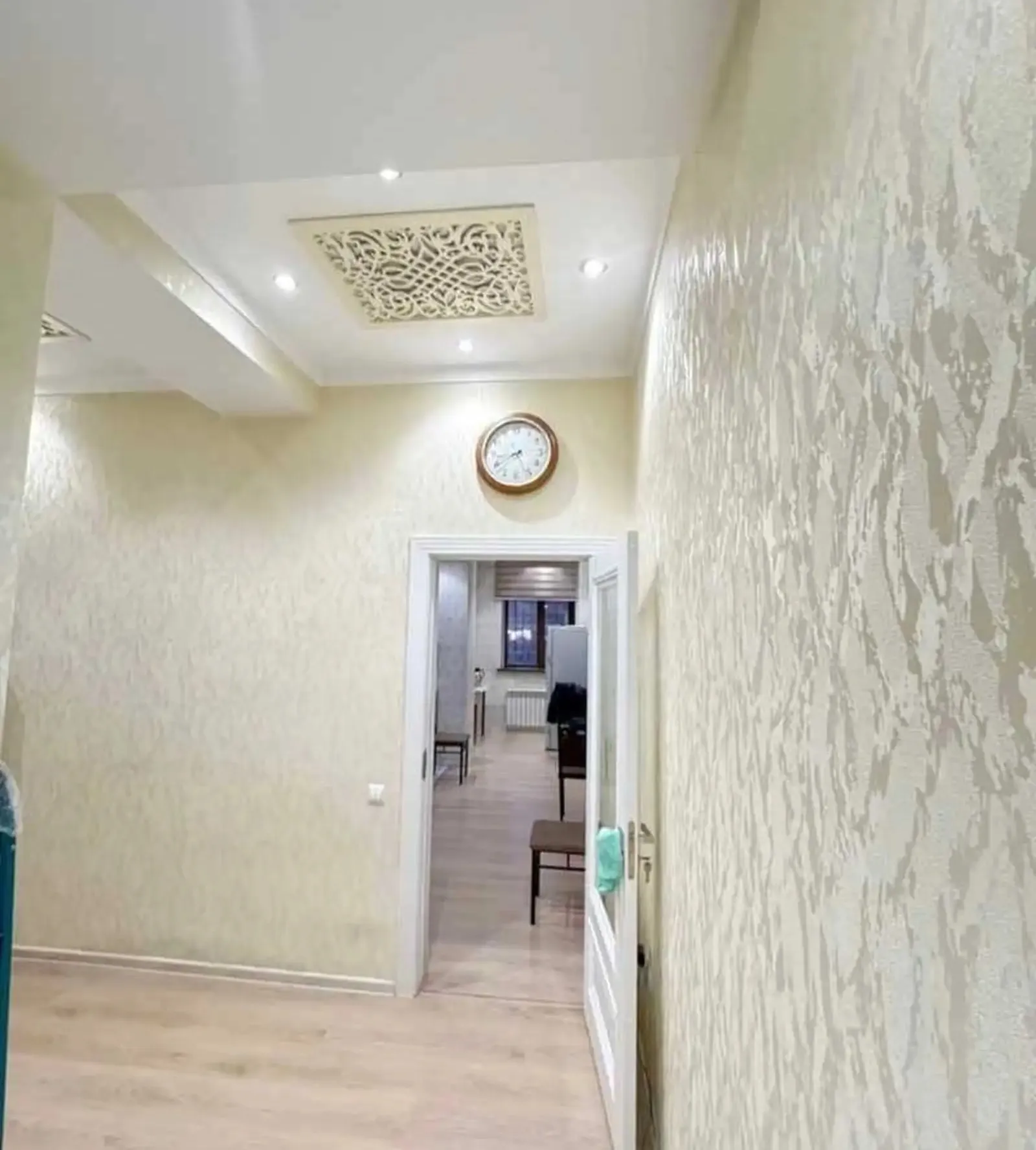 3-комн. квартира, 2 этаж, 105м², Сино
