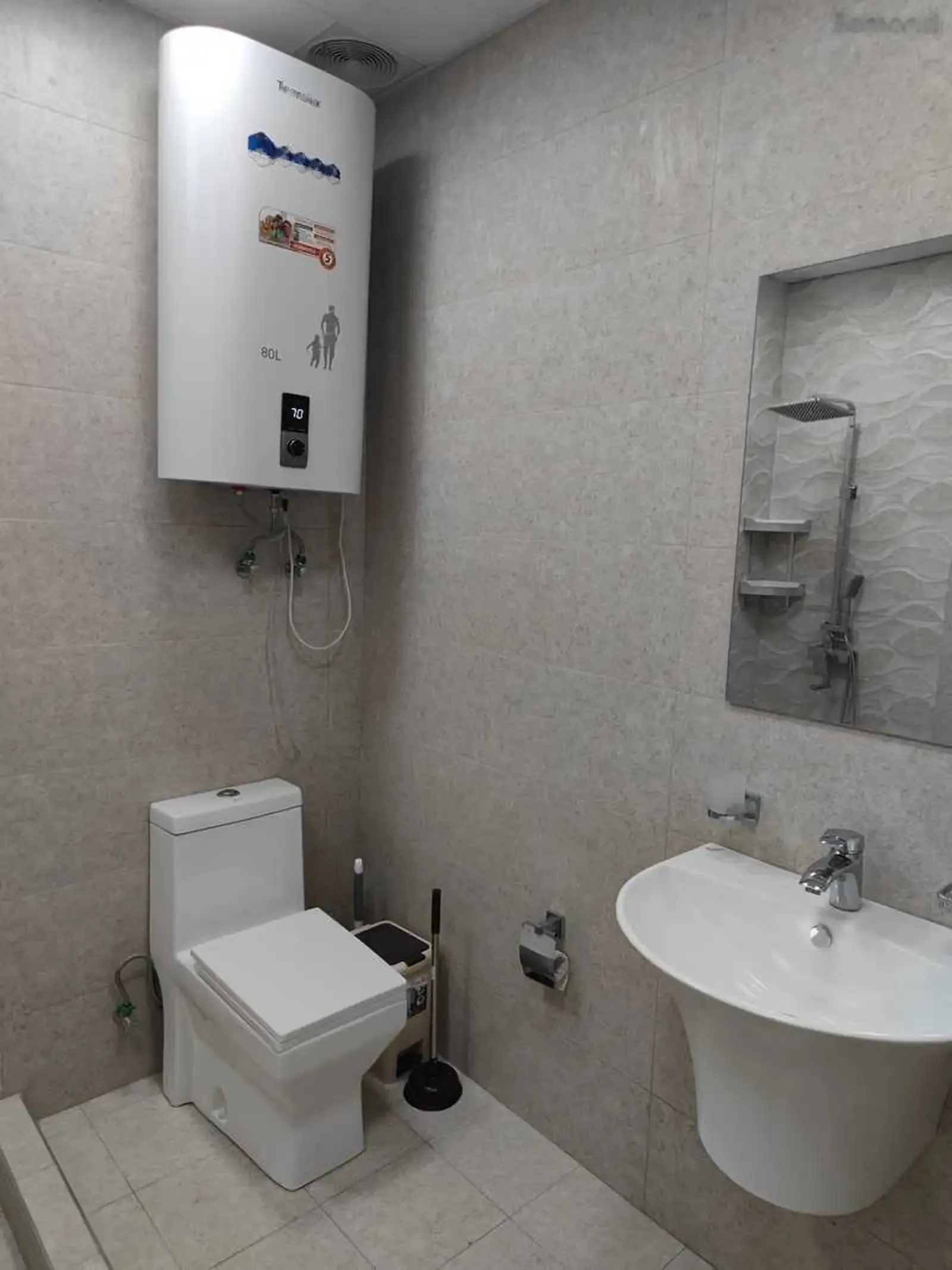 3-к квартира, 5 этаж, 80 м², Улица Айни доми Гелос