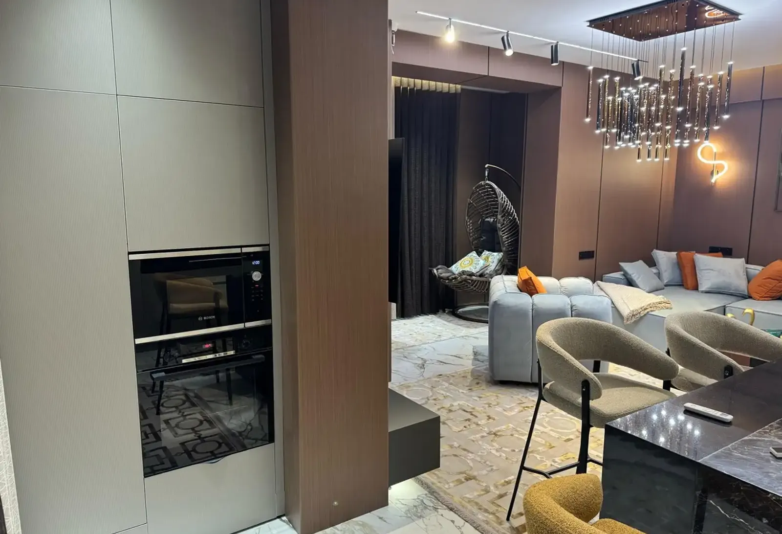 2-к квартира, 14 этаж, 74 м², Хилтон