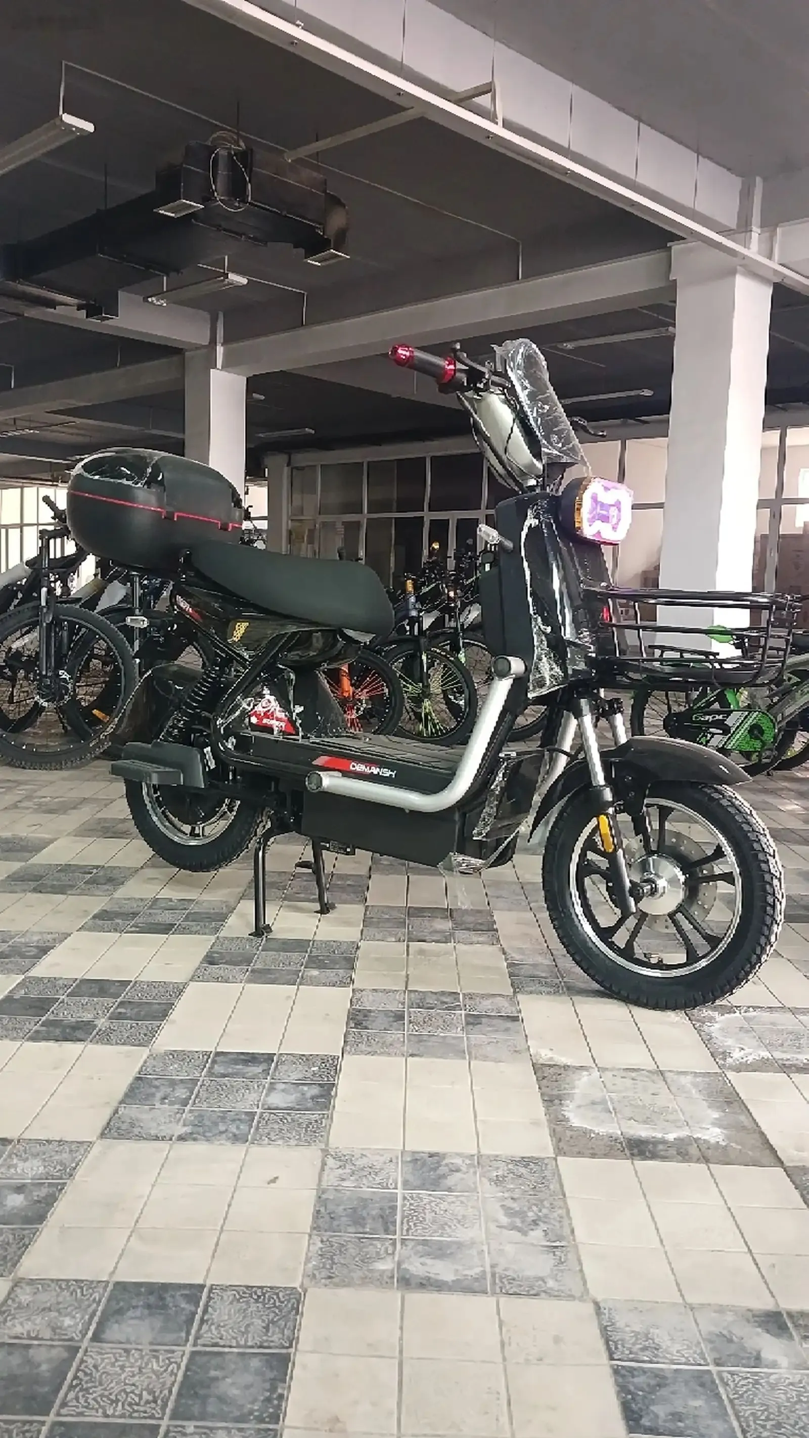 Электроскутер деманш