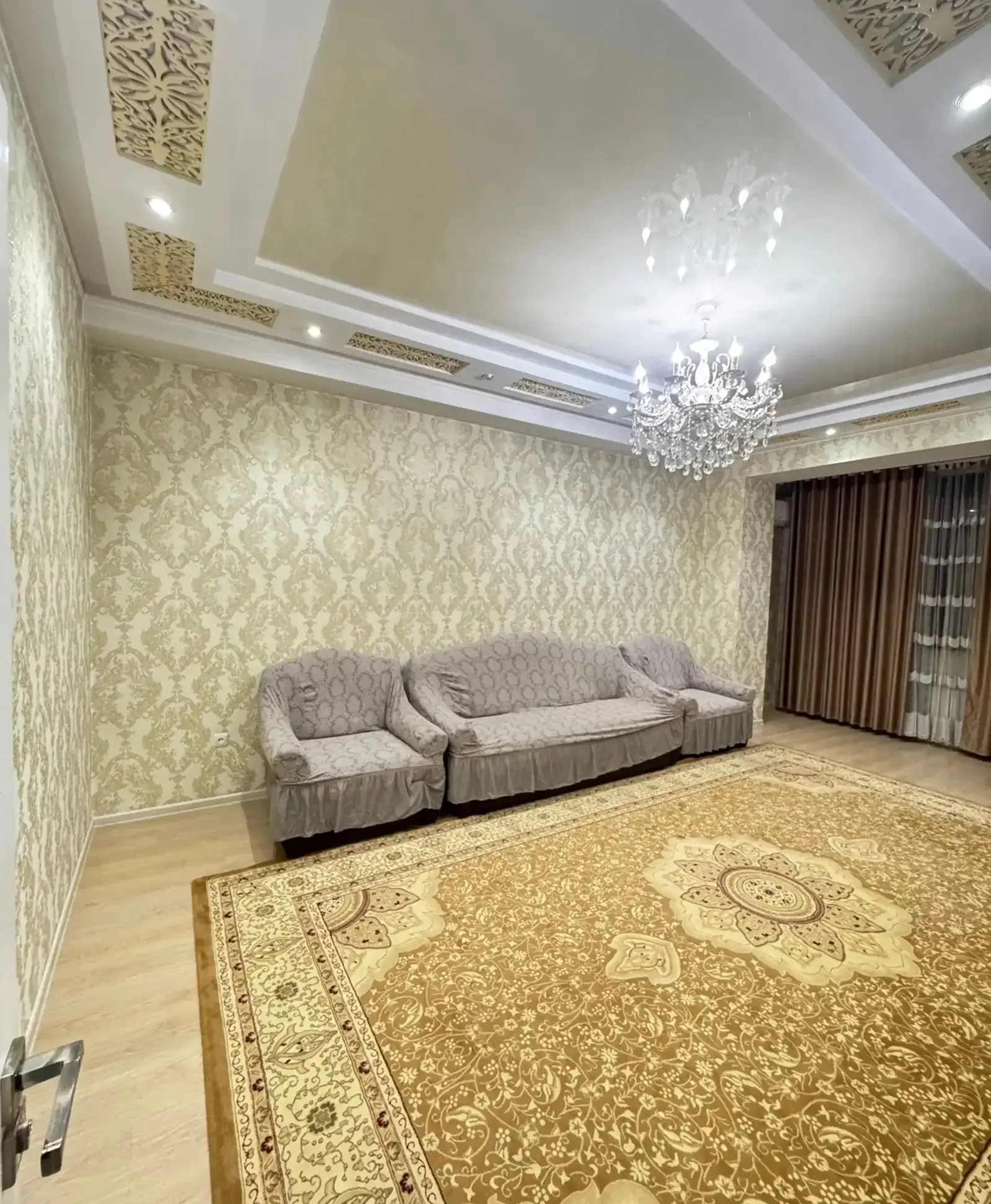 3-комн. квартира, 2 этаж, 105м², 84 мкр, Милано мода
