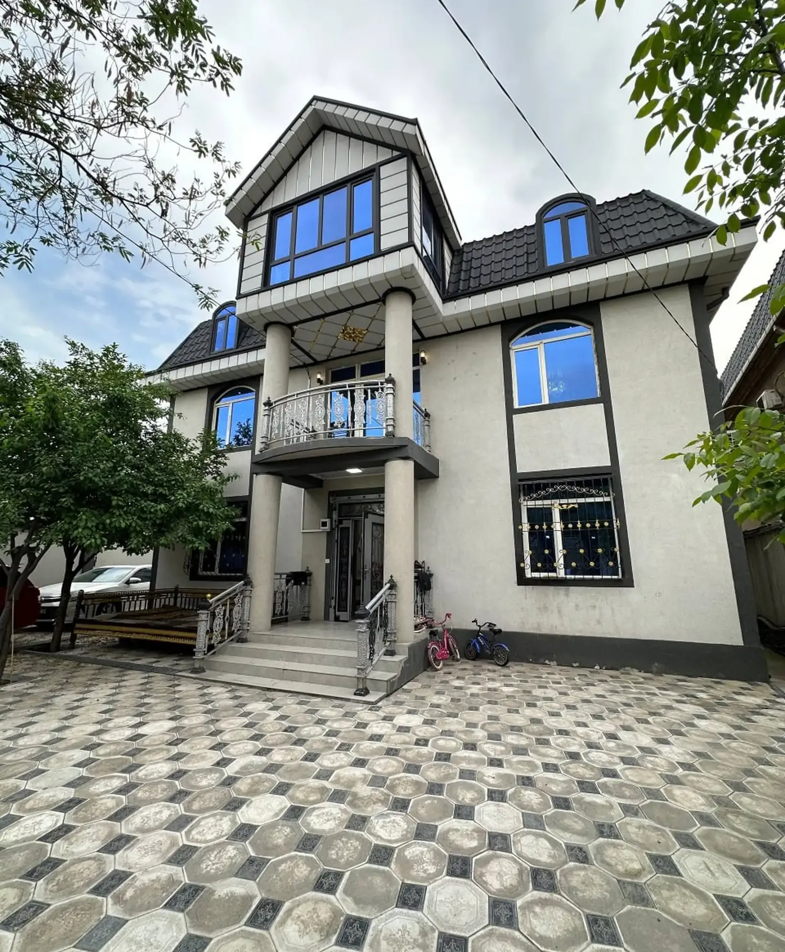 2 этажный, 6-комн. дом, 200 м², 4 соток, Сино