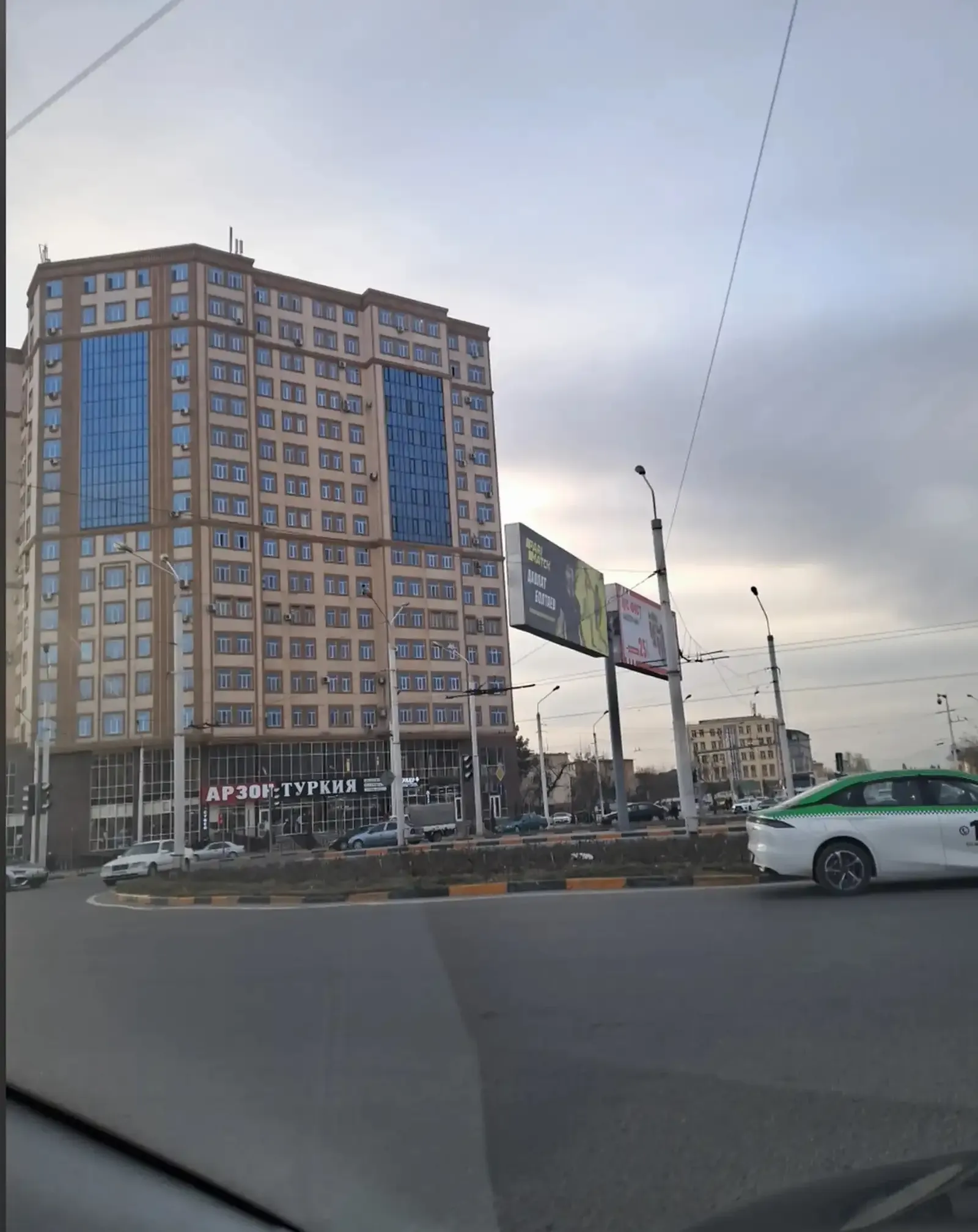 2-комн. квартира, 4 этаж, 75м², сино