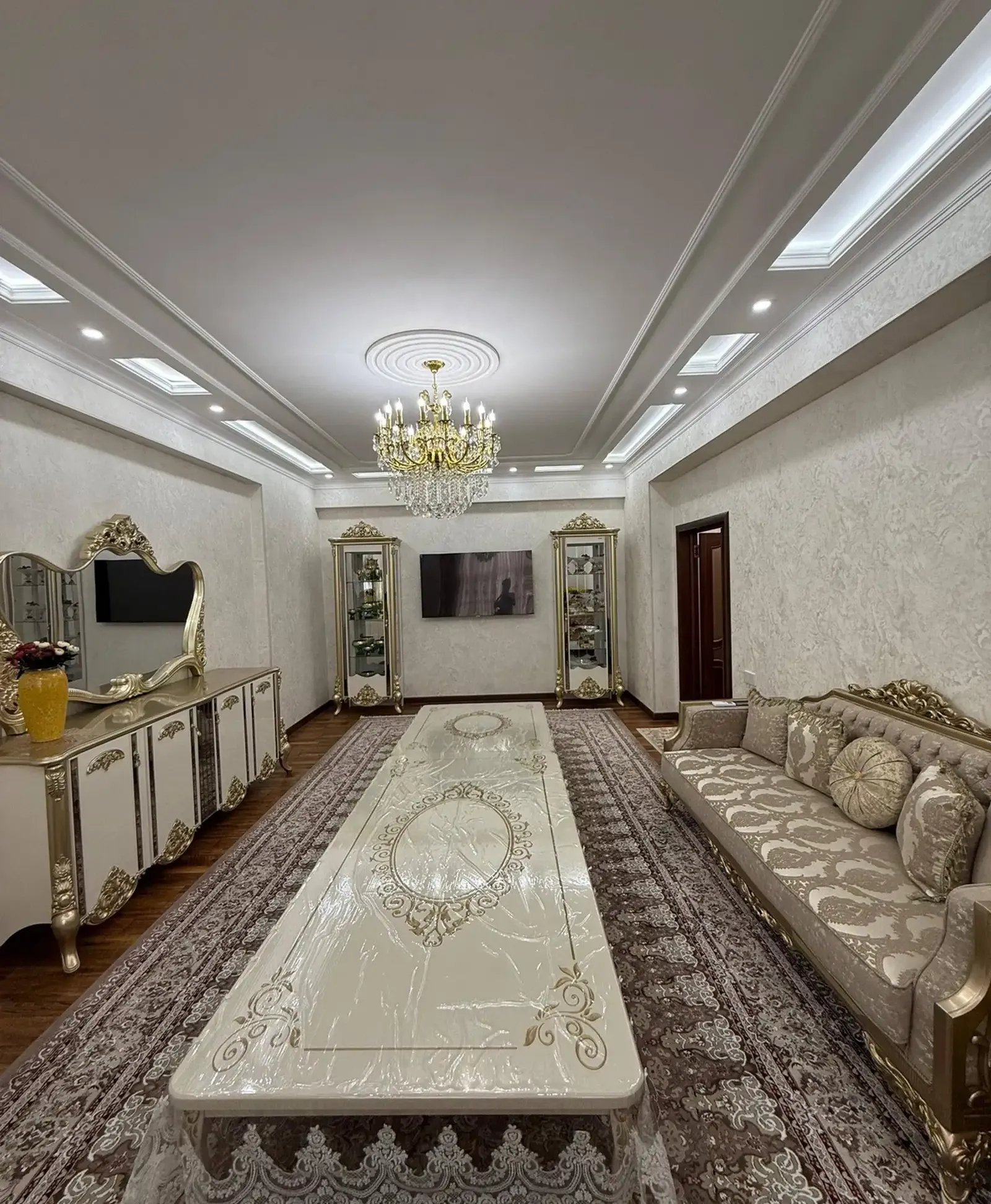 3-комн. квартира, 12 этаж, 127 м², Шохмансур