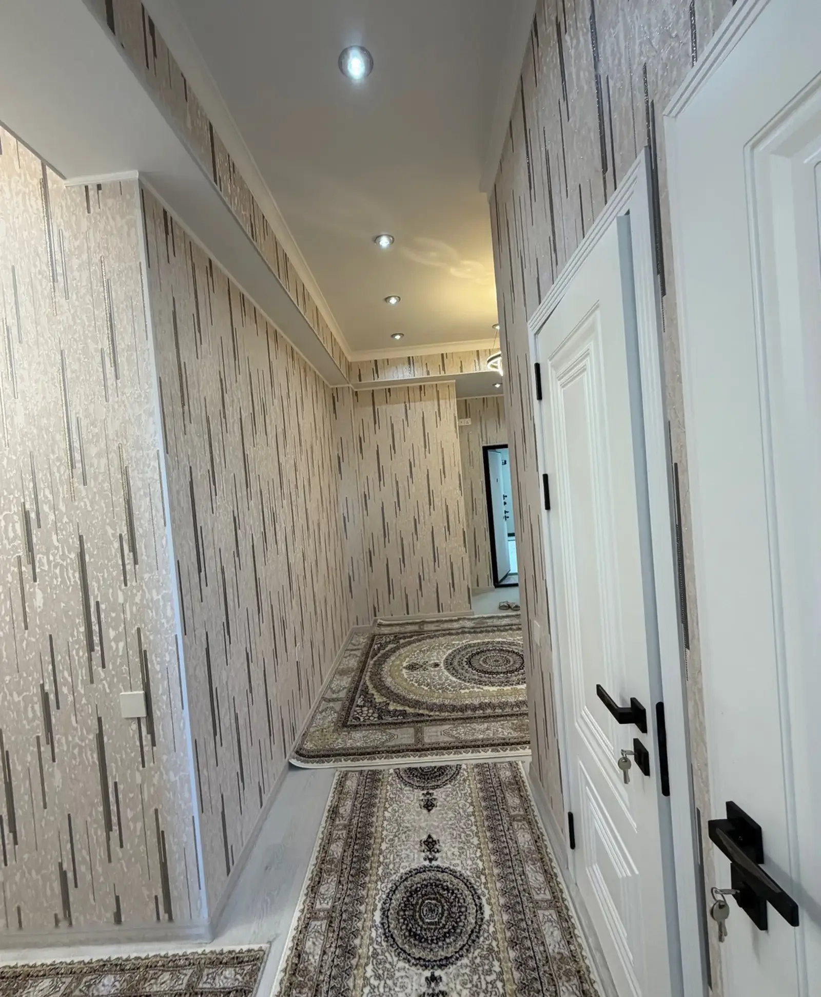 2-комн. квартира, 11 этаж, 80м², сино