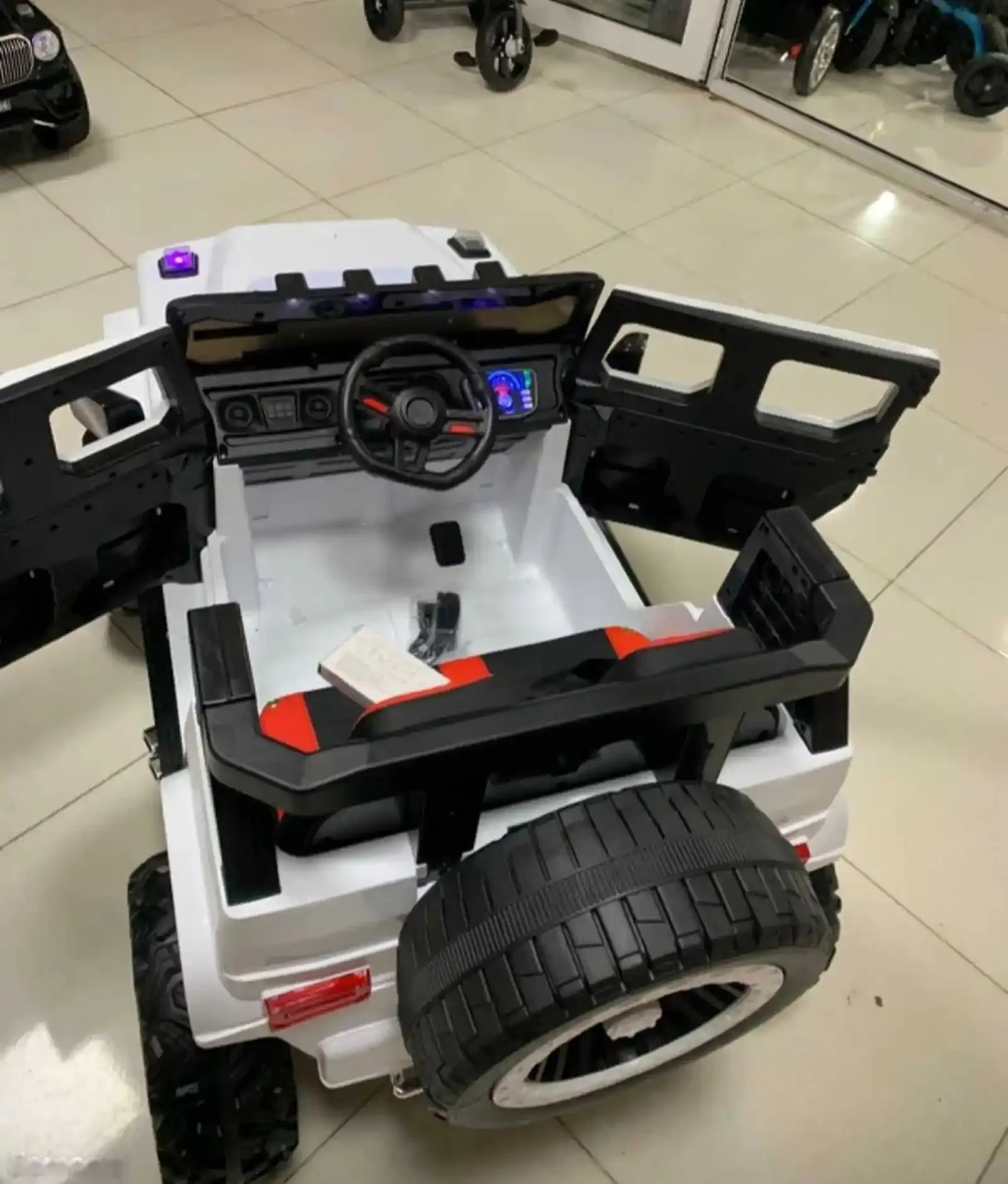 Детский электромобиль