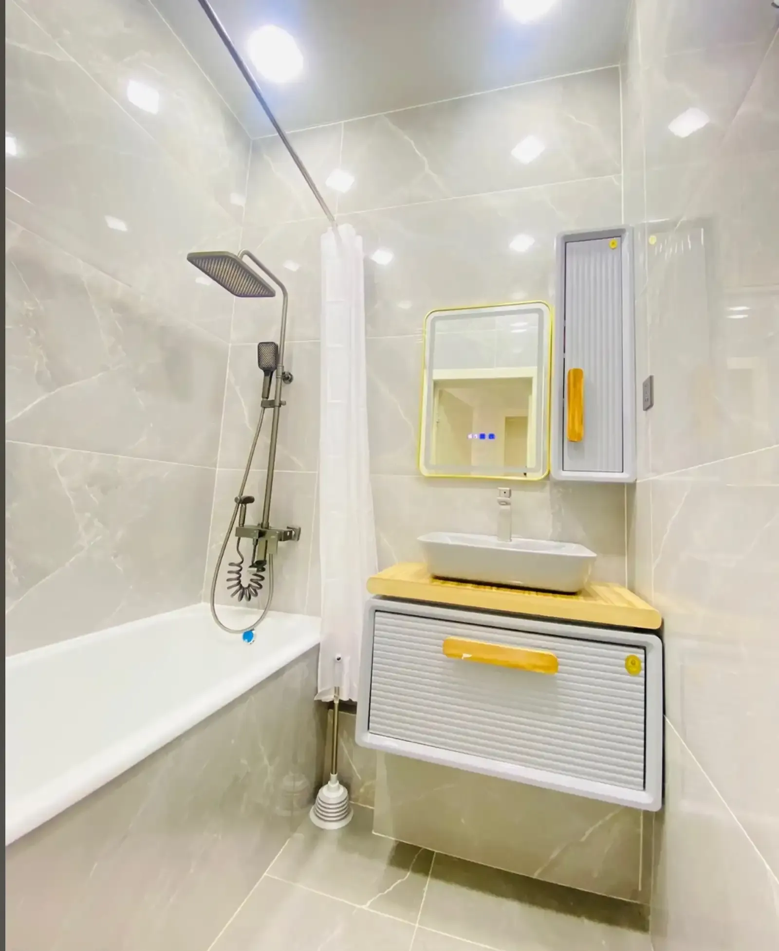 2-комн. квартира, 11 этаж, 65м², сино