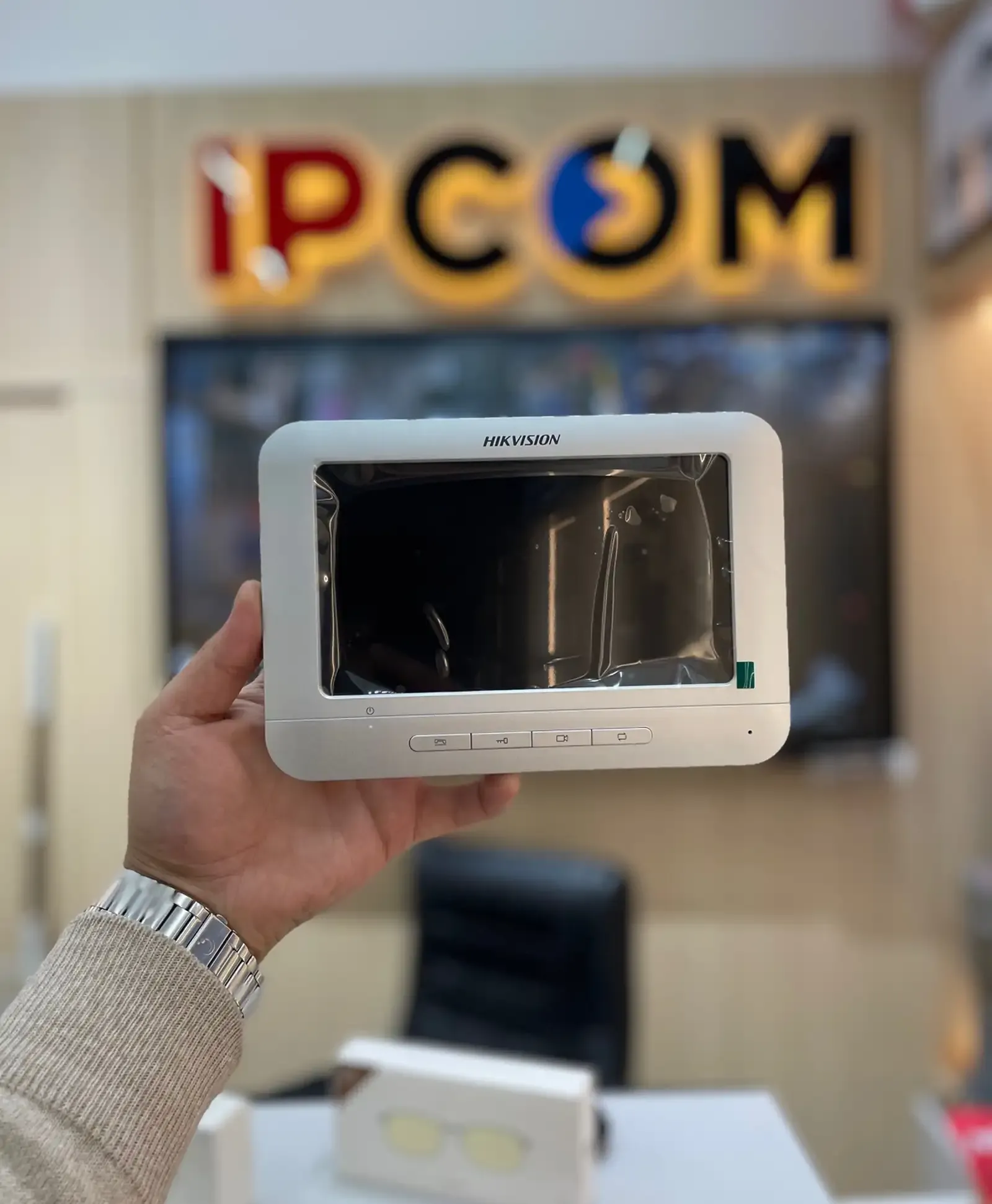Аналоговый Видеодомофон Hikvision DS KIS202T