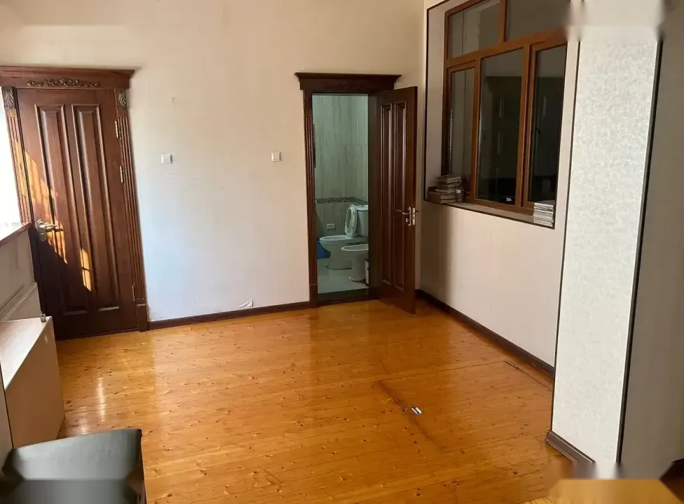 2-этажный, 10 комнатный дом, 450 м², Сомони