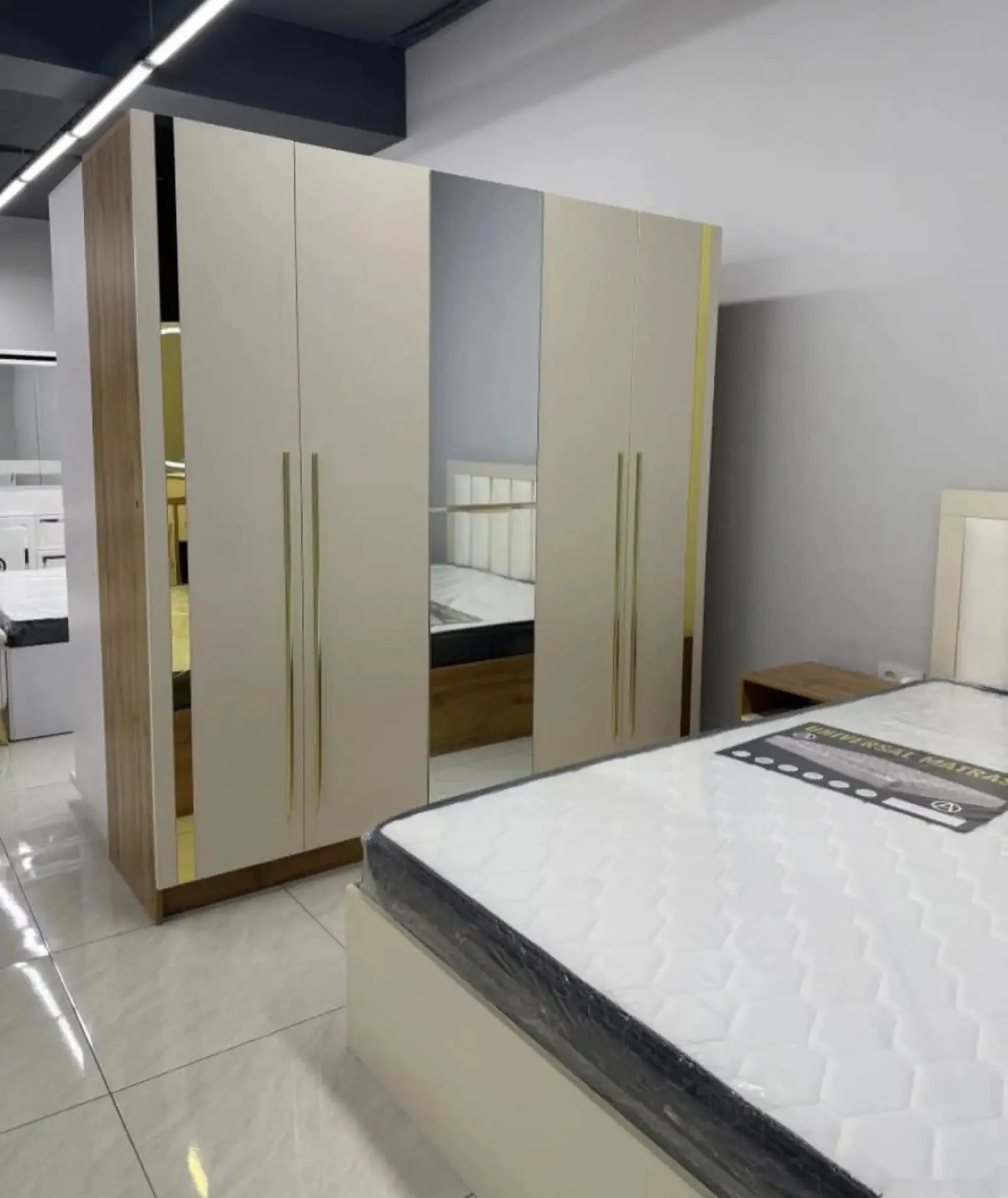 Спальный гарнитур