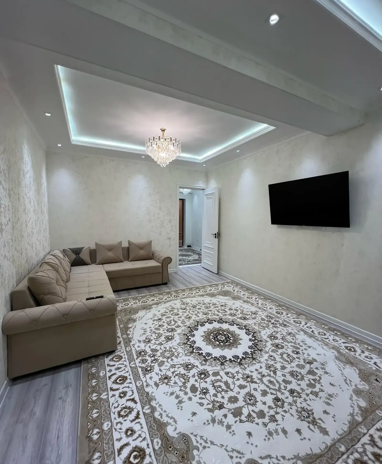 2-комн. квартира, 10 этаж, 65м², Шохмансур/Айни