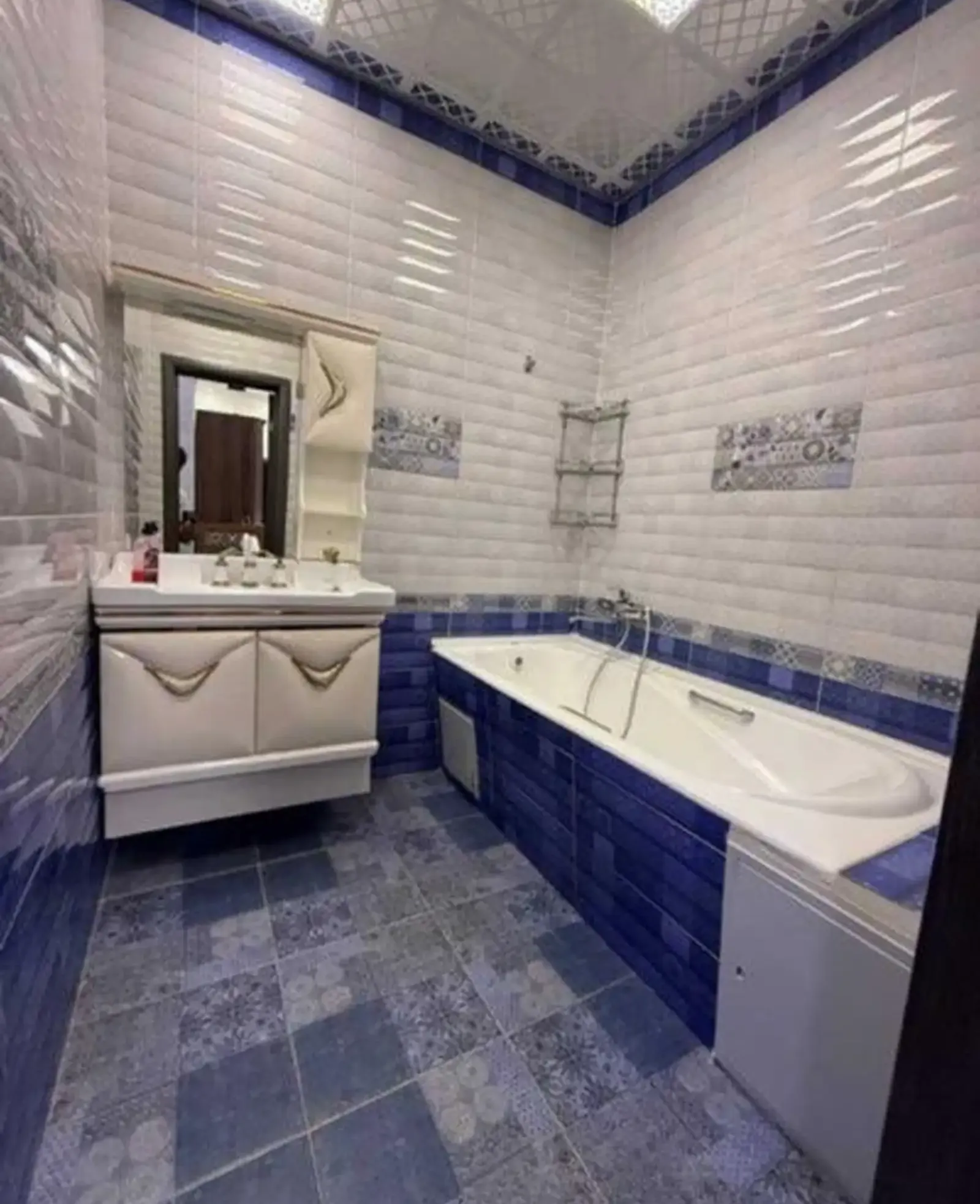 2-комн. квартира, 11 этаж, 90м², Сомони