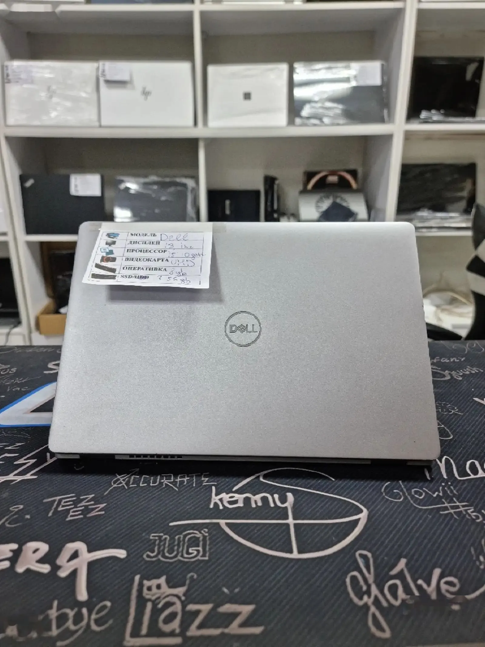 Ноутбук DELL i5 10th RAM8GB DDR4 SSD 256GB видеокарта UHD