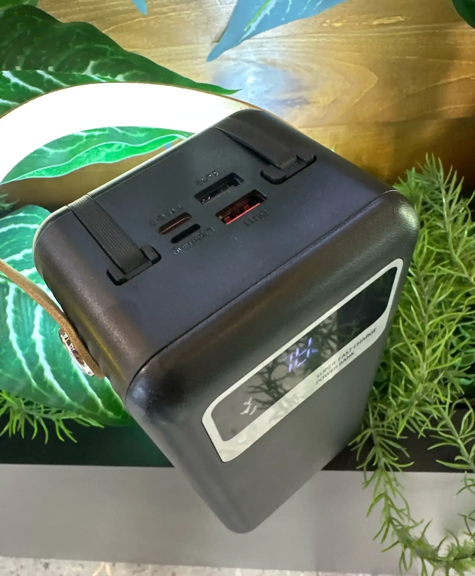 Внешний аккумулятор с фонарик Powerbank Mars 60000 mah