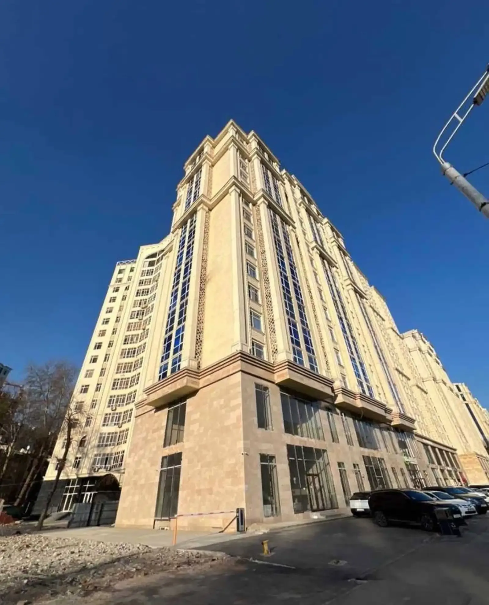 3-комн. квартира, 10 этаж, 92 м², Шохмансур
