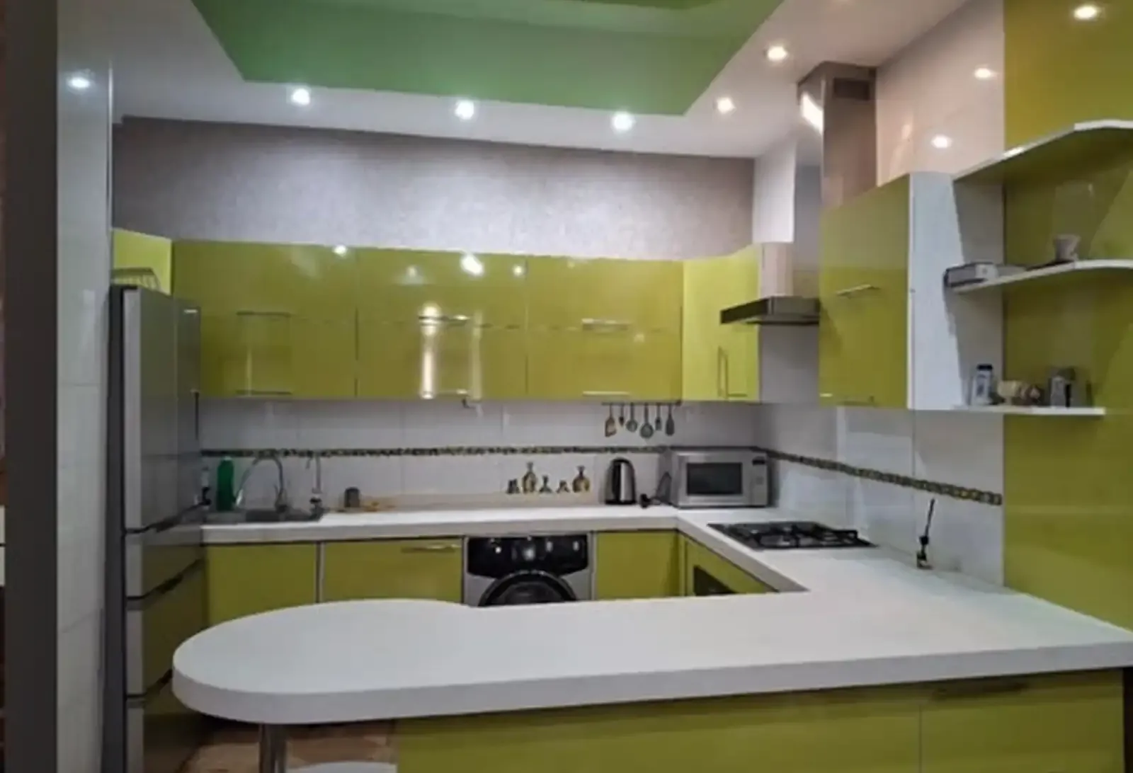 2-к квартира, 9 этаж, 58 м², Сино