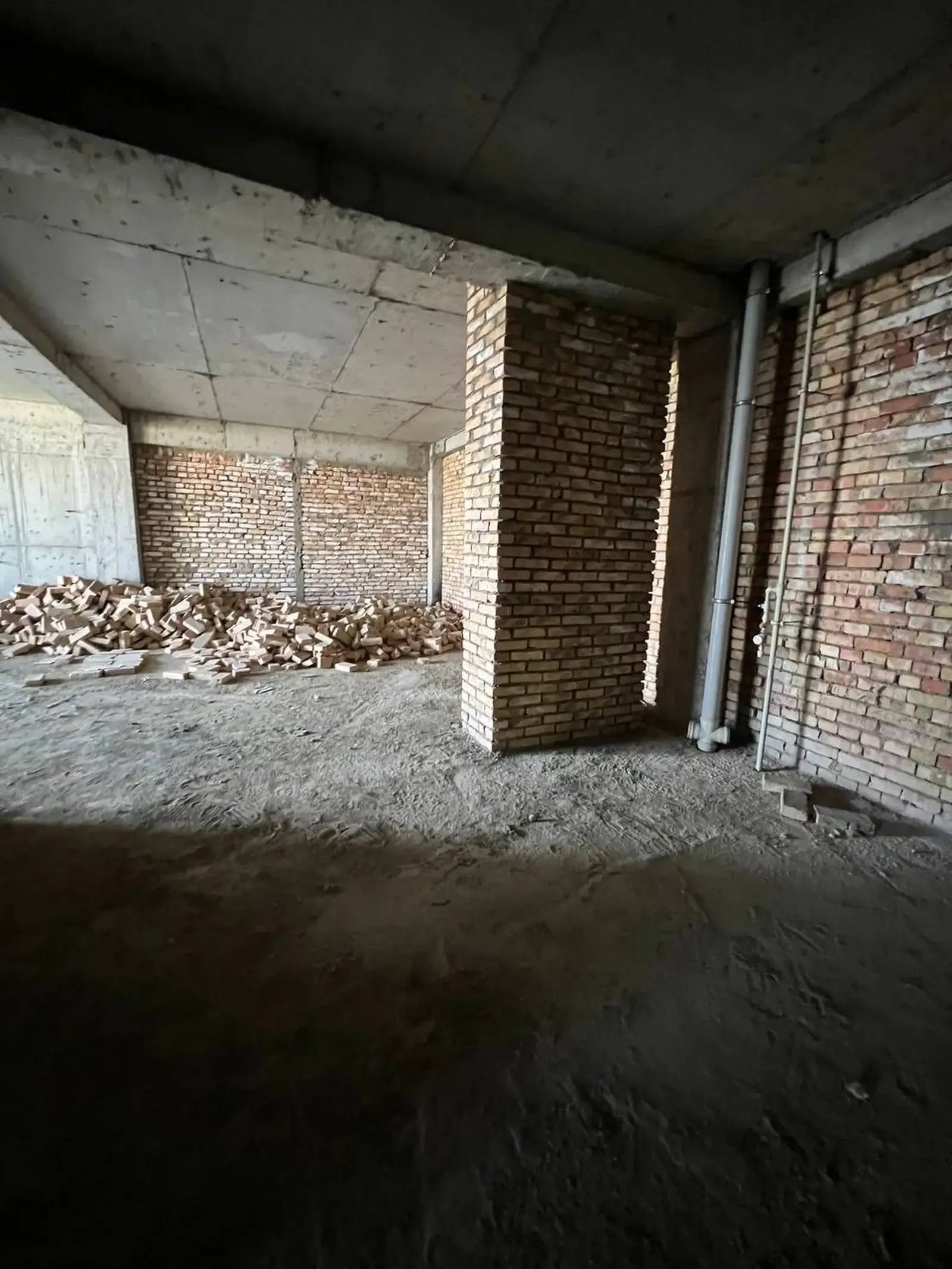 3-комн. квартира, 18 этаж, 136 м², И. Сомони