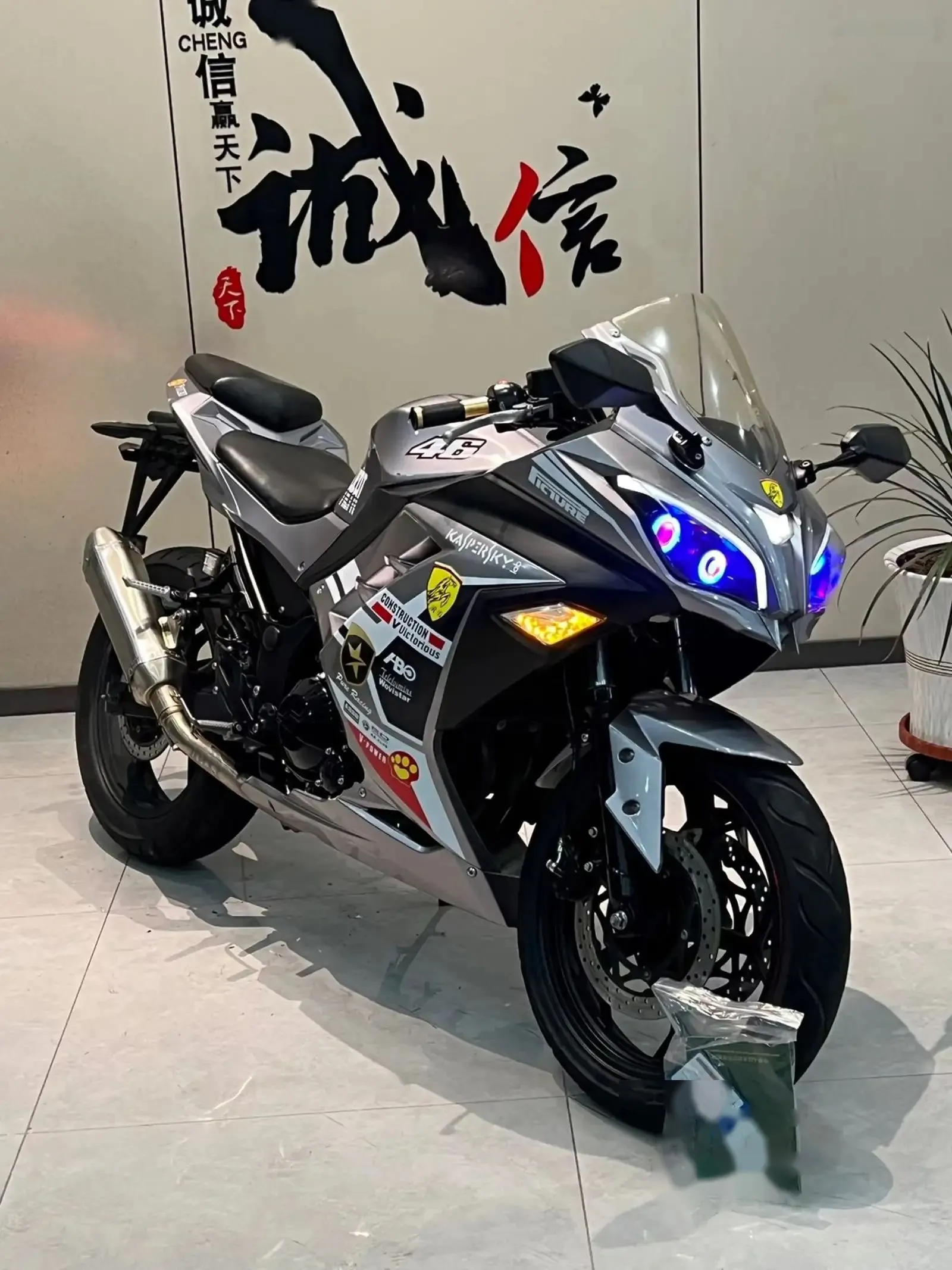 Мотоцикл Kawasaki 400 cc